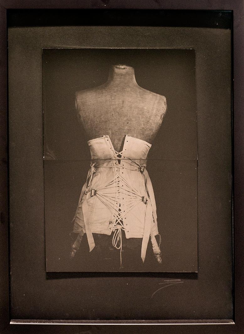 My Grandmother's Corset (Vintage-Stilllebenfotografie eines weißen Korsetts) (Schwarz), Black and White Photograph, von David Sokosh