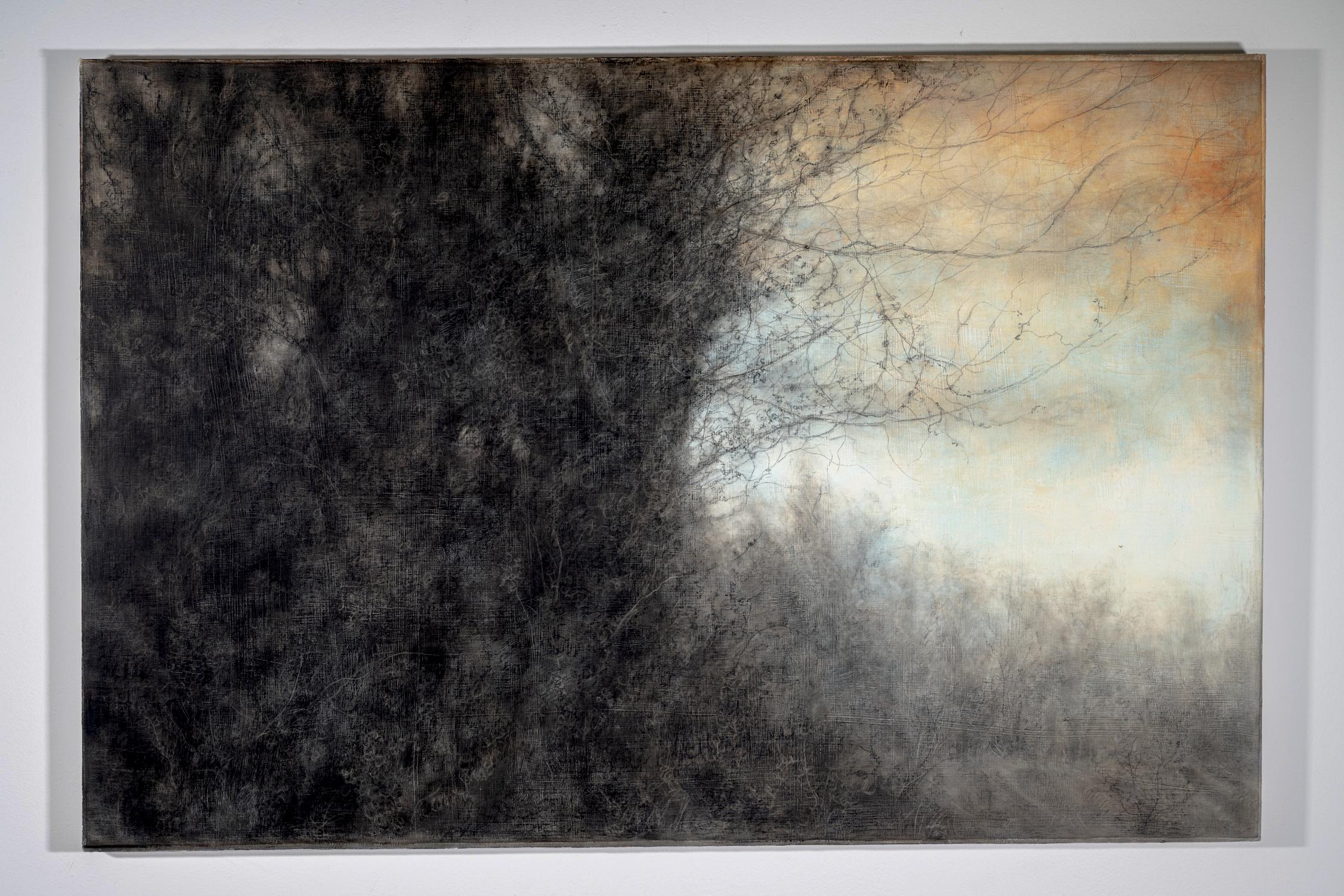 Swathe (drammatico disegno contemporaneo a carboncino di un paesaggio con cielo blu pallido) - Art di Sue Bryan