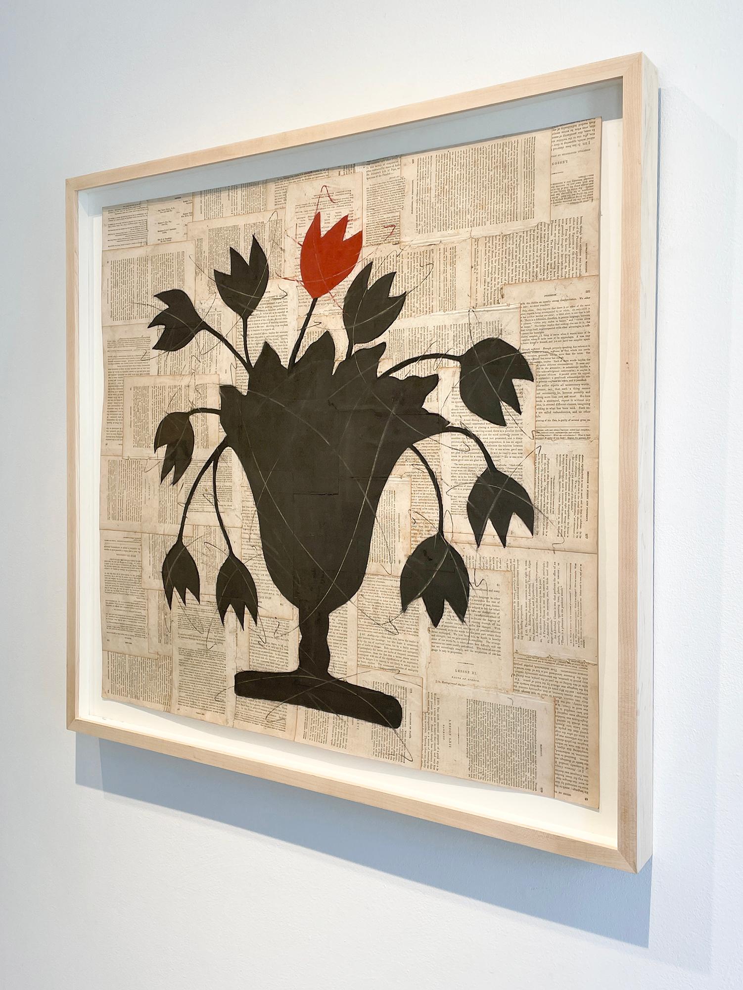 Uno rojo (Dibujo abstracto de bodegón de flores negras y rojas en un jarrón) - Figurative Art Beige de Louise Laplante