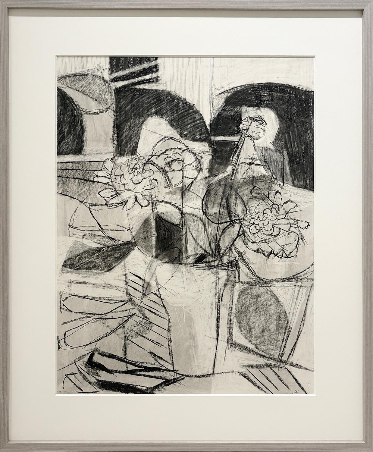 Drawing Summer 1 (Nature morte abstraite en noir et blanc, fleur dans un vase, fusain) - Contemporain Art par Jenny Nelson