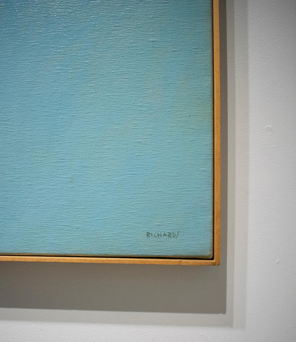 Crane : Grande peinture photoréaliste d'une grue industrielle avec boule rouge et grue grise sur bleu en vente 2