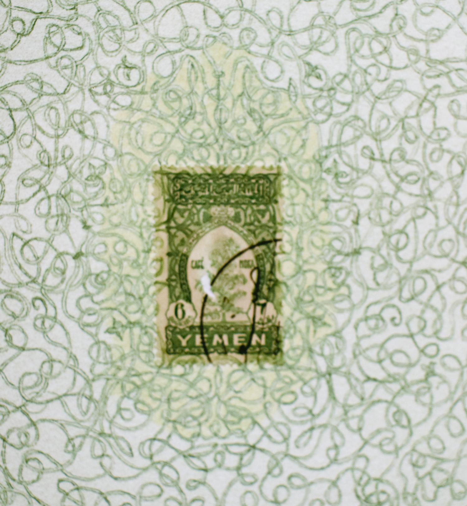Yemen (Kaffeepflanze): Grüne abstrakte farbige Bleistiftzeichnung, gerahmt – Art von Andrea Moreau