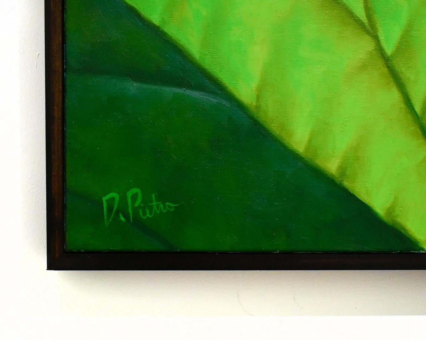 Lotus 25: Fotorealistisches Stillleben mit rosa Blume und grünen Blättern auf blauem Grund (Grau), Still-Life Painting, von Frank DePietro