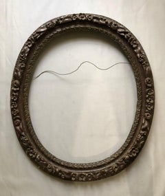 Antique Oval Frame In Carved Oak, Late 17th-early 18th Century