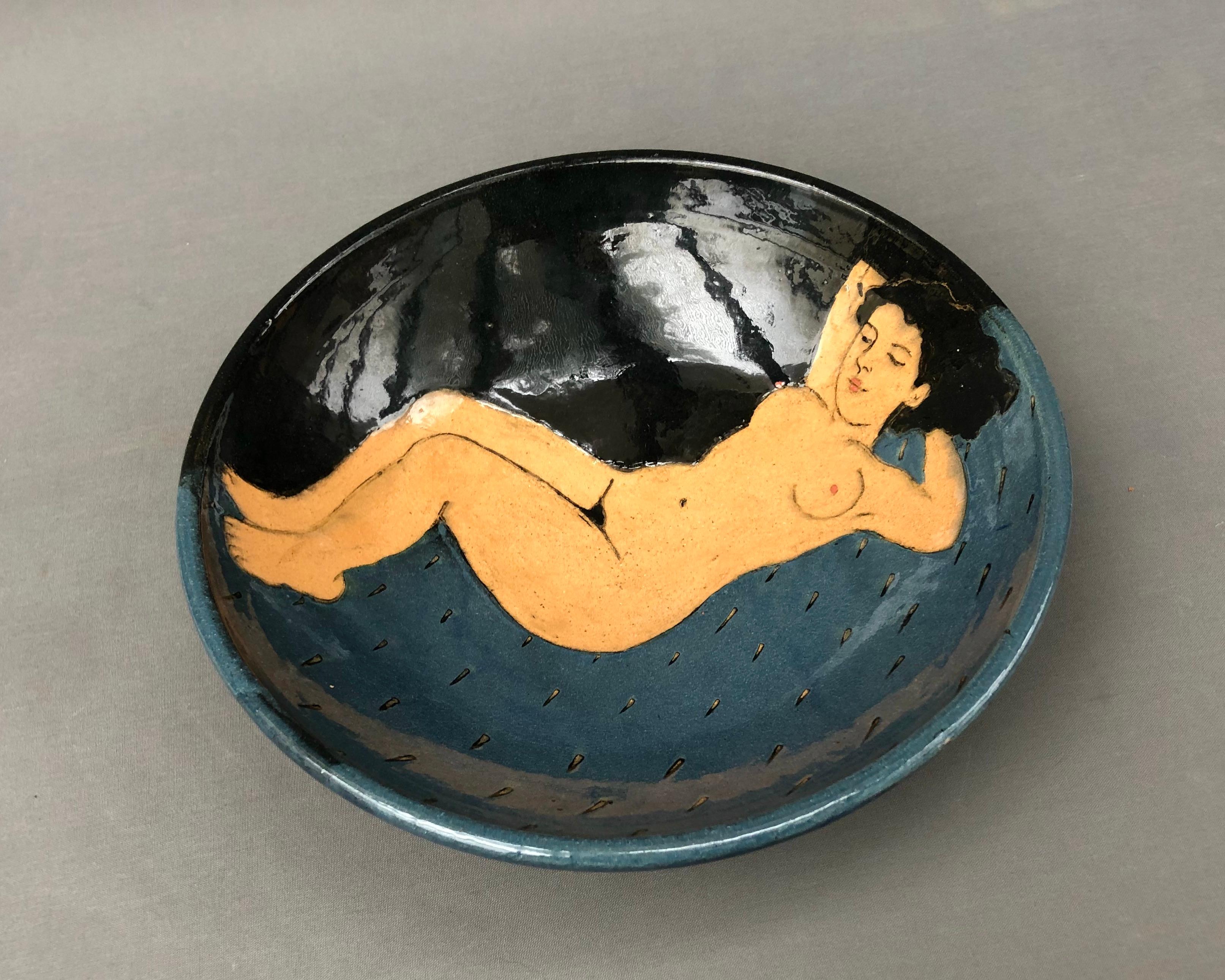 Louise Gardelle, Plato de cerámica esmaltada, Desnudo femenino 1