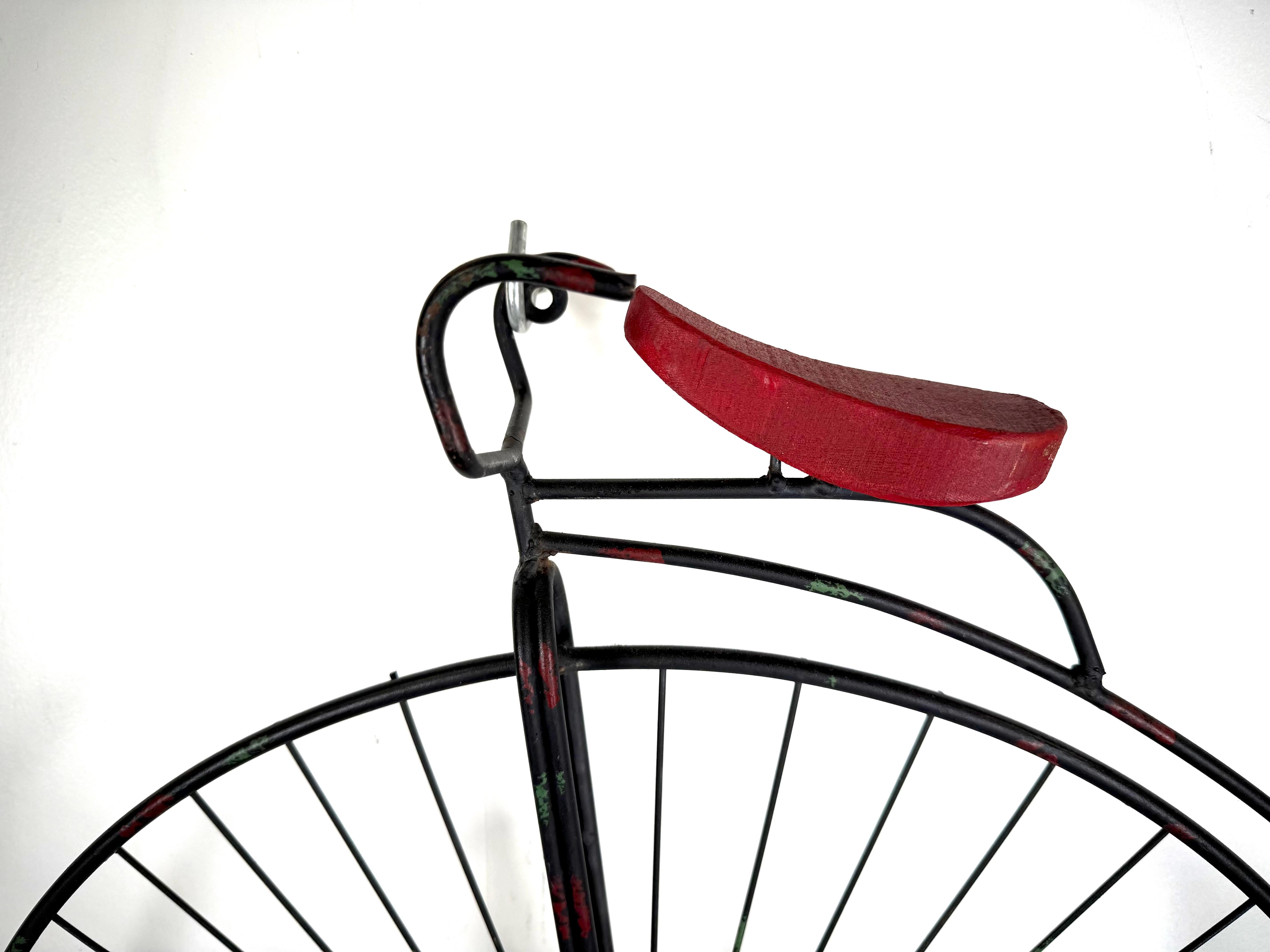 Curtis Jere Bicyclette à grande roue Sculpture en fer et décoration murale en vente 5