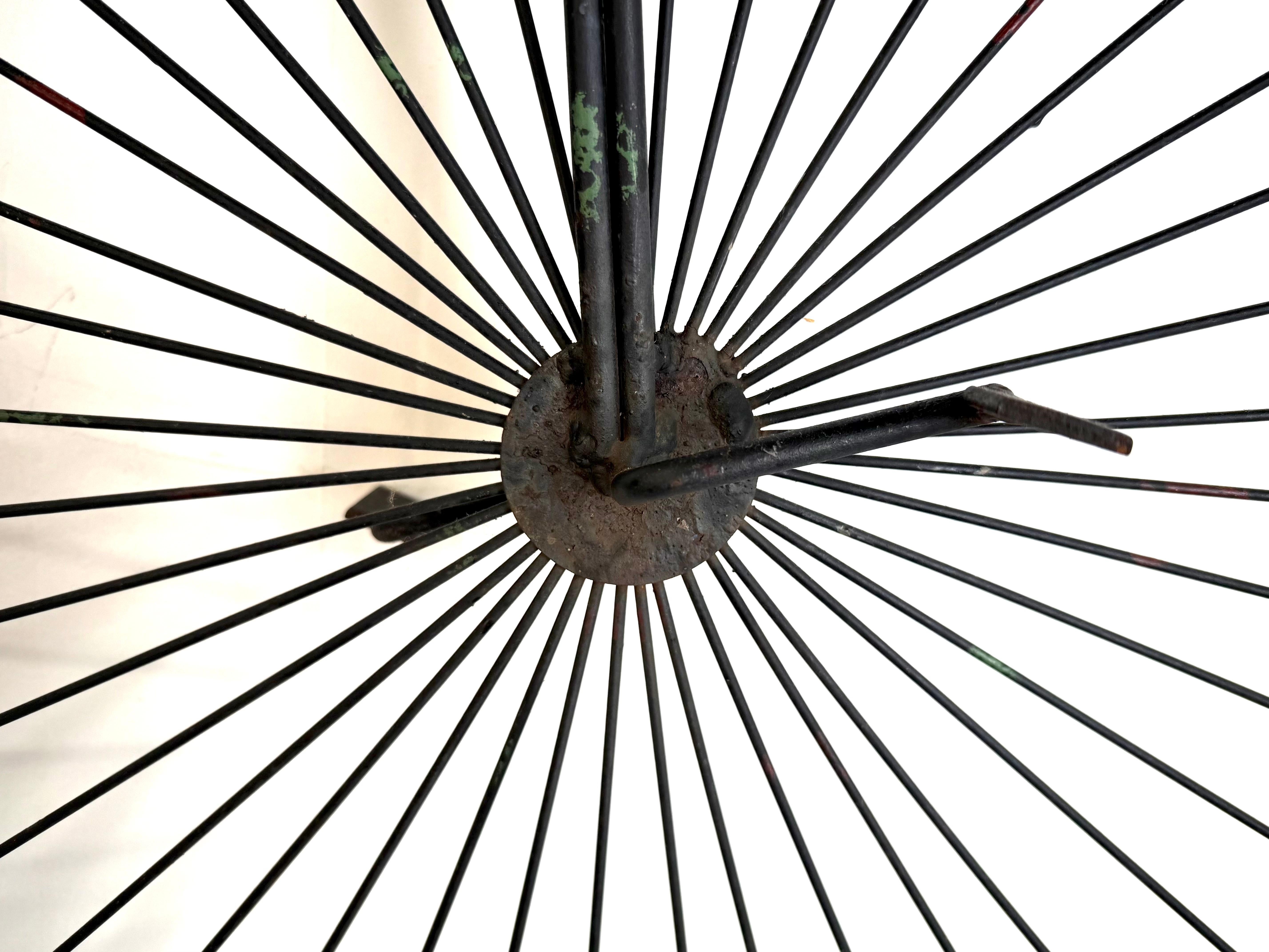 Curtis Jere Bicyclette à grande roue Sculpture en fer et décoration murale en vente 6