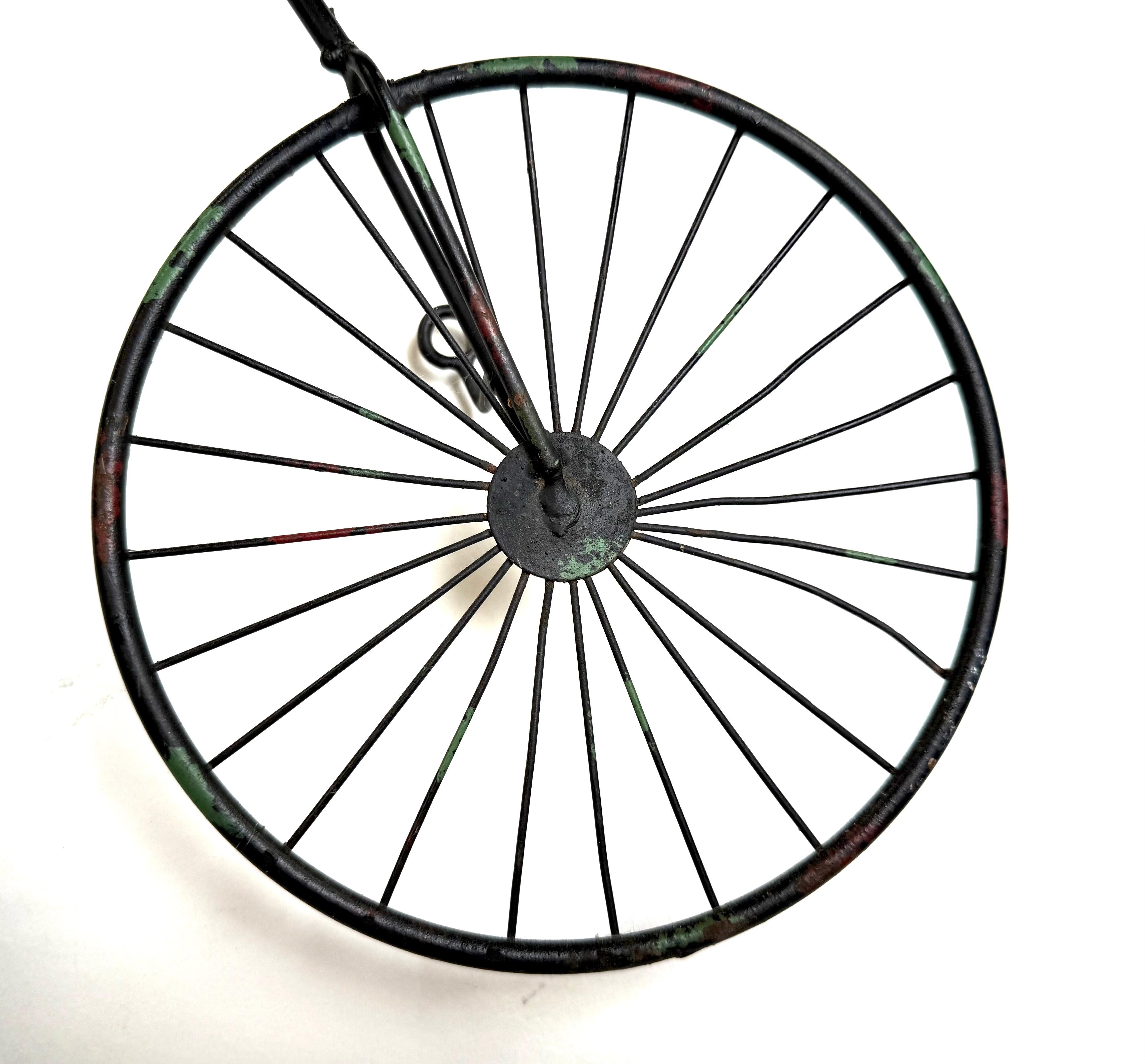 Curtis Jere Bicyclette à grande roue Sculpture en fer et décoration murale en vente 11