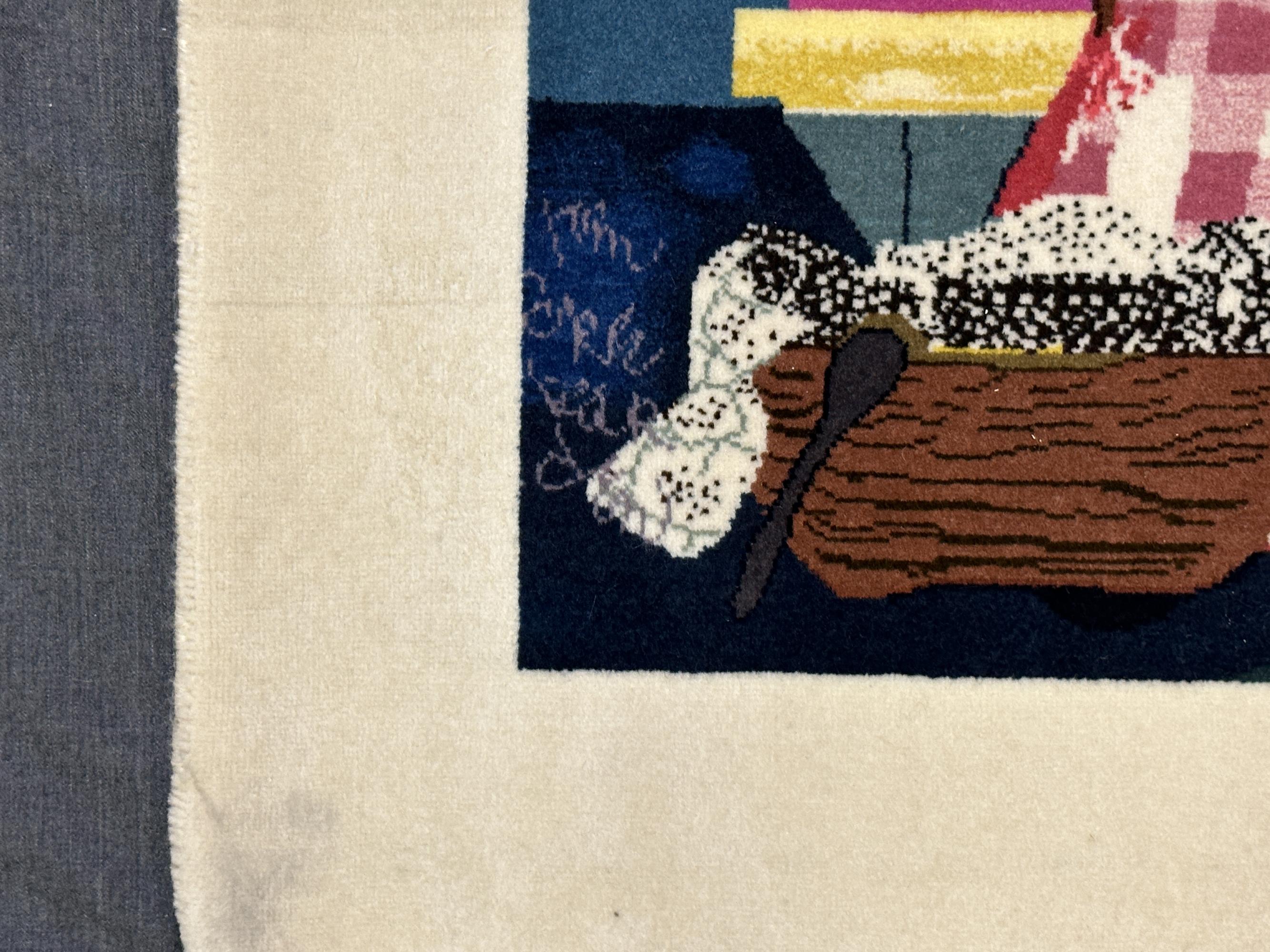 Romare Bearden
Deuil ~ Textile tissé à la main - 1980
Textile - Tapisserie 49'' x 35'' in
Tapisserie en laine faite à la main dans le style Tabriz.