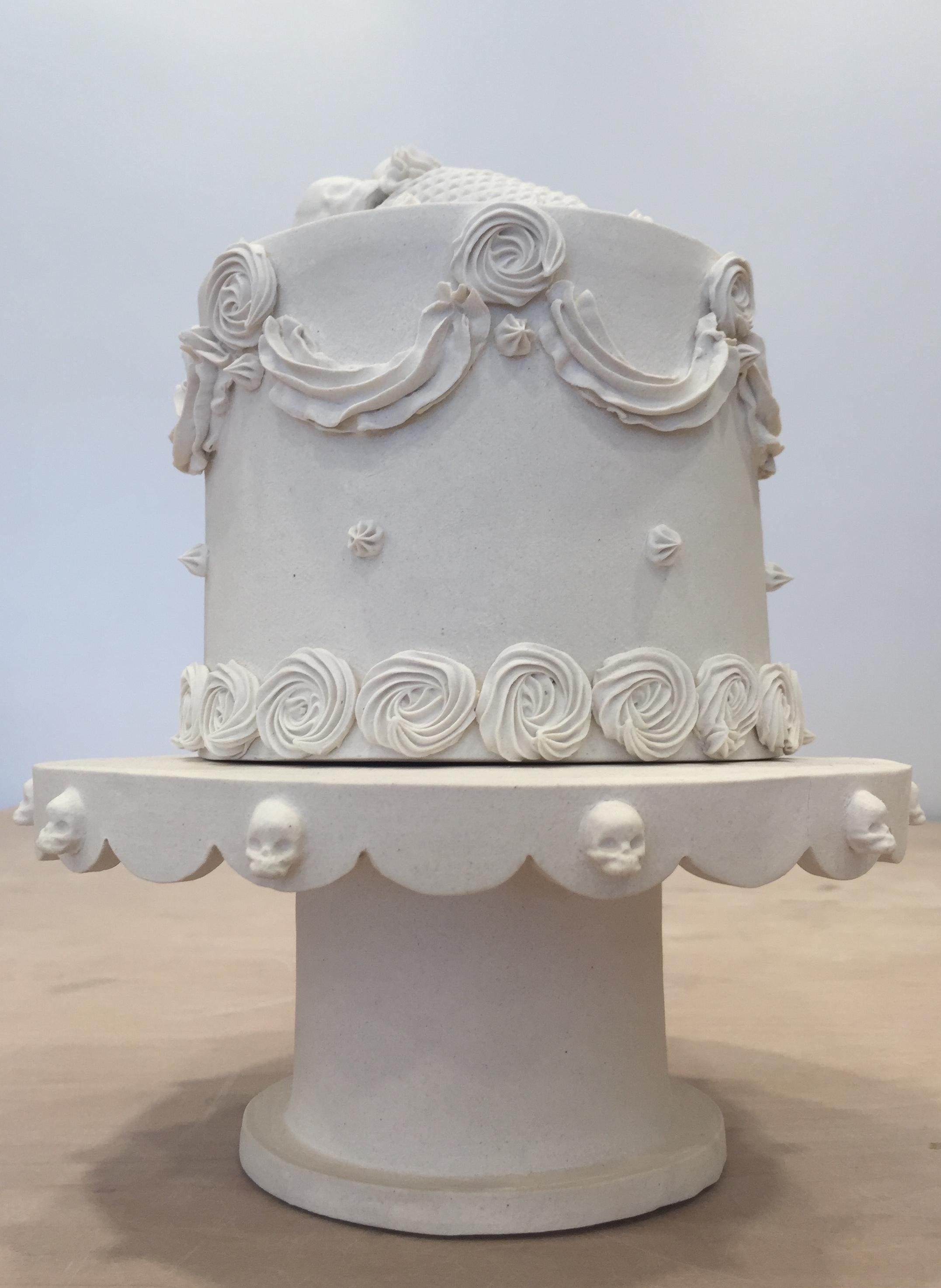 Small cake with a stand - Gray Figurative Sculpture by Jacqueline Tse