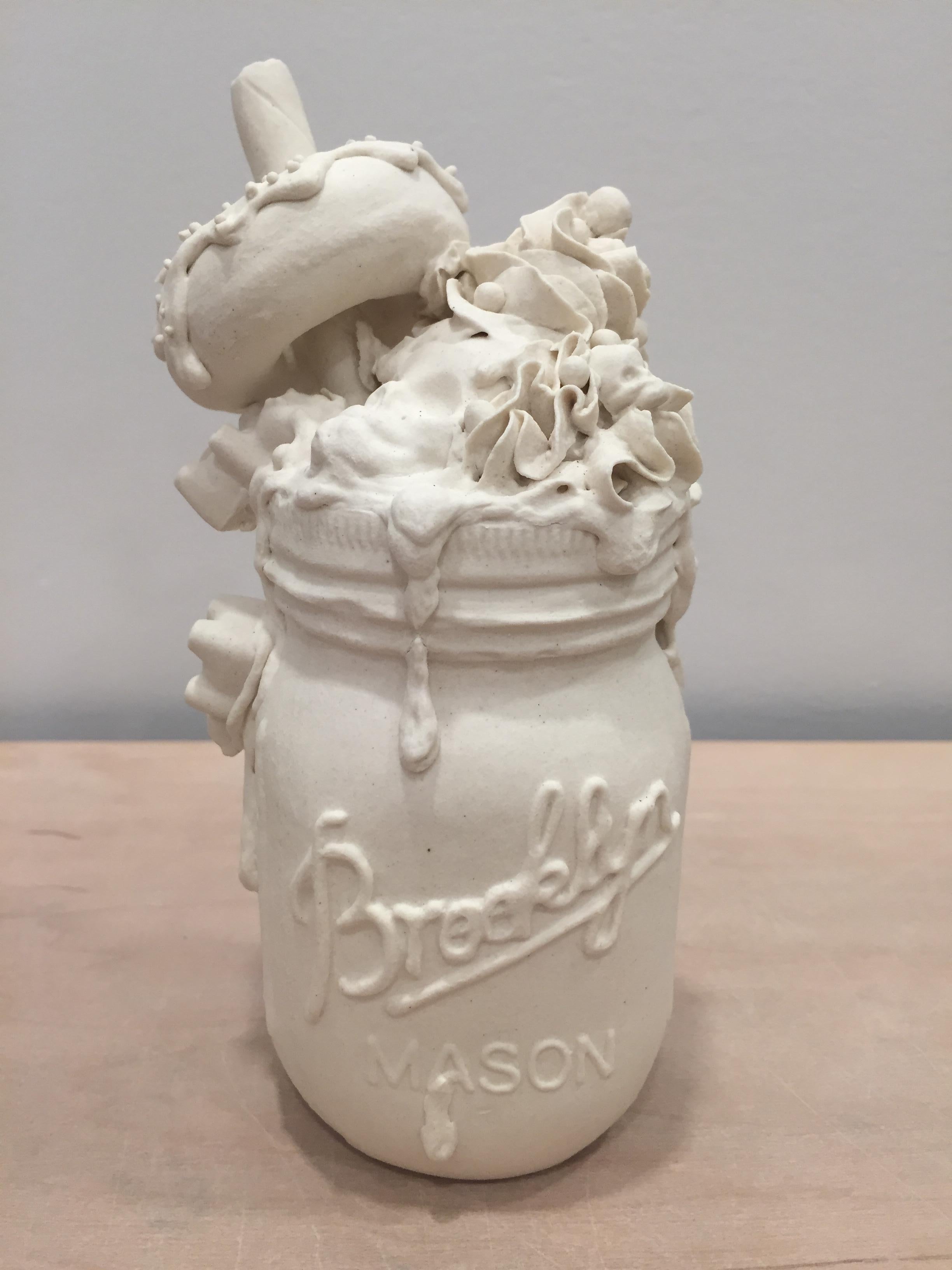 La jarre à crème glacée III - Marron Figurative Sculpture par Jacqueline Tse