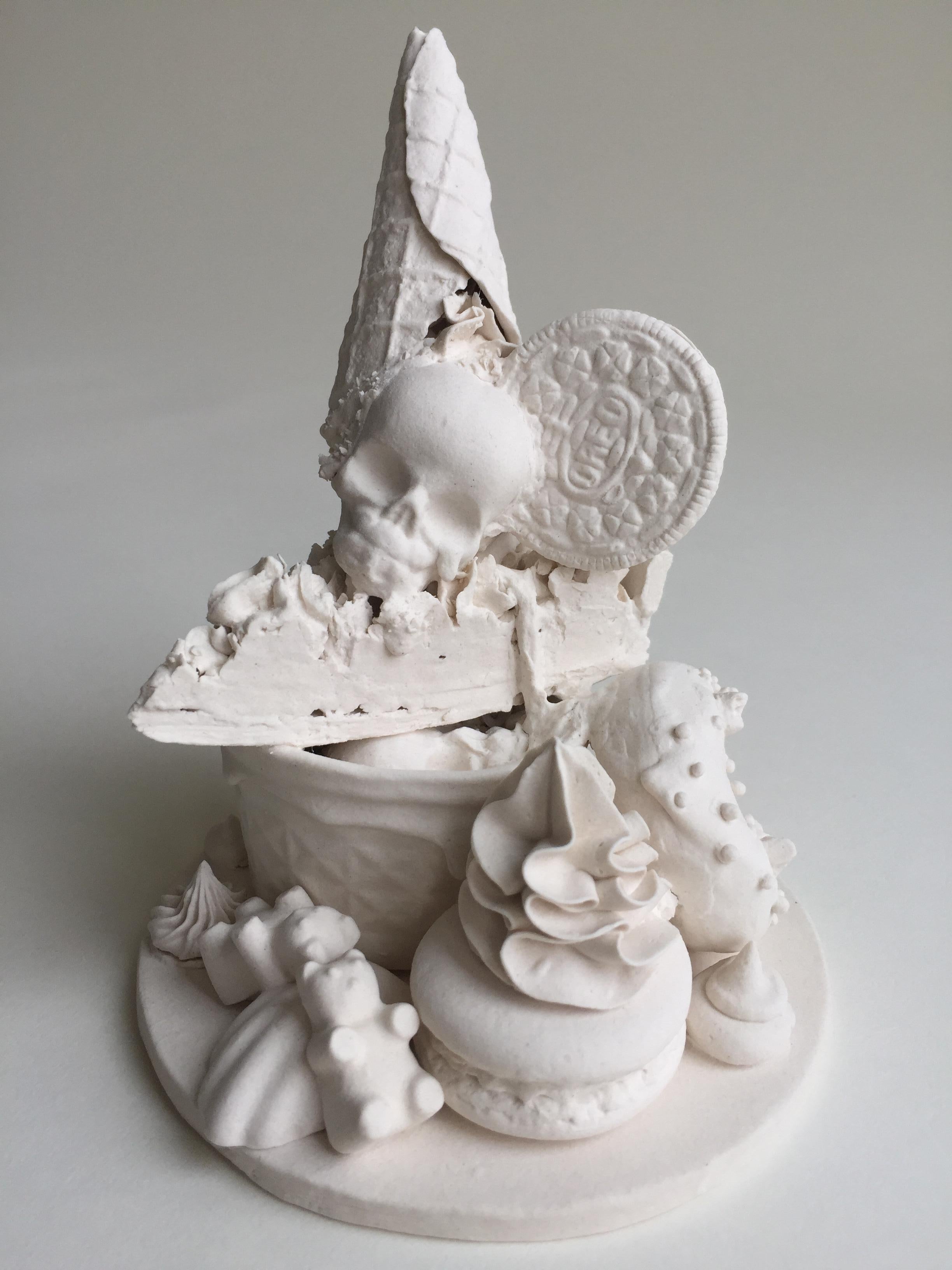 Jacqueline Tse Figurative Sculpture - Cookies and Cream