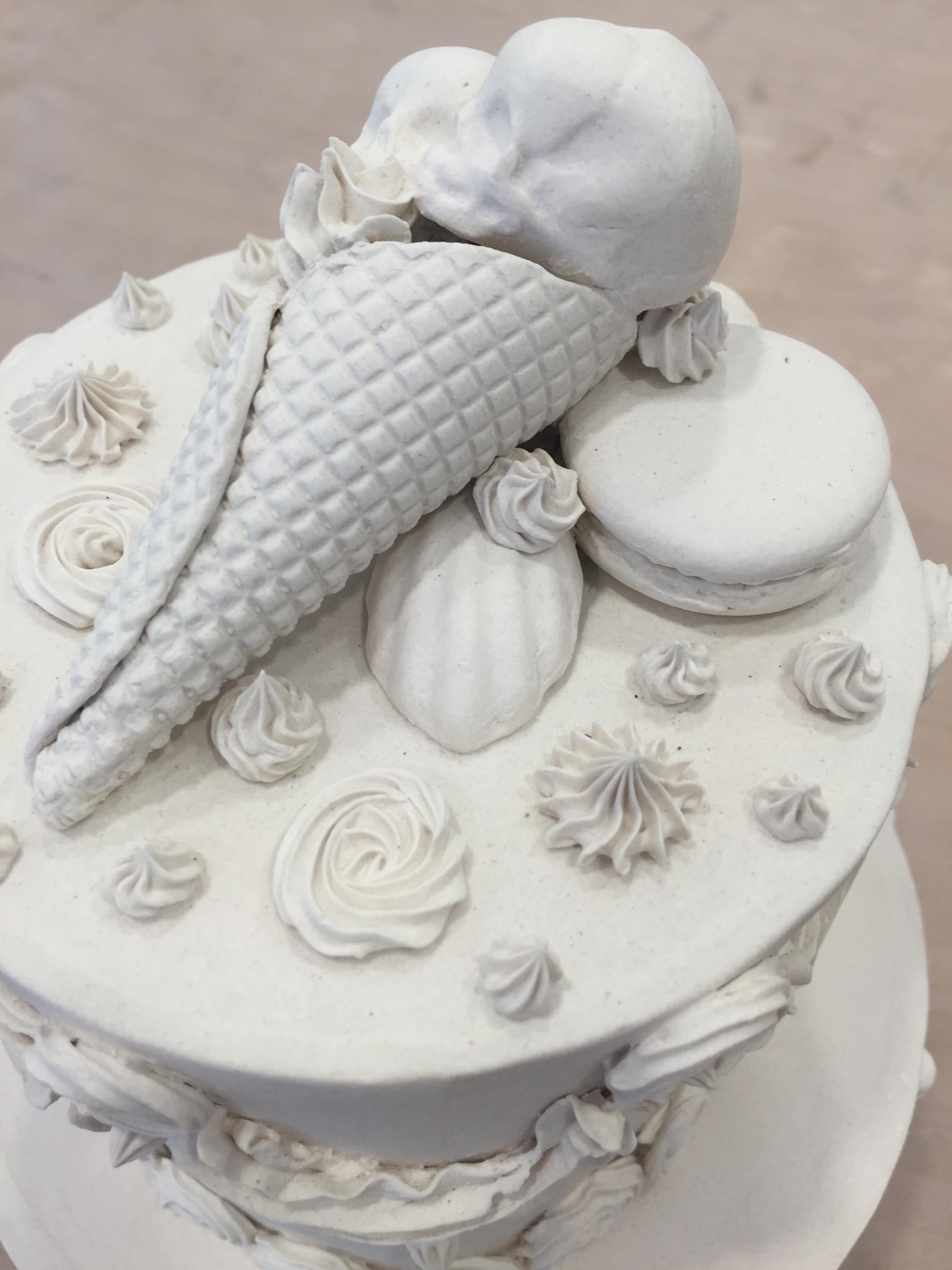 Small cake with a stand - Sculpture by Jacqueline Tse