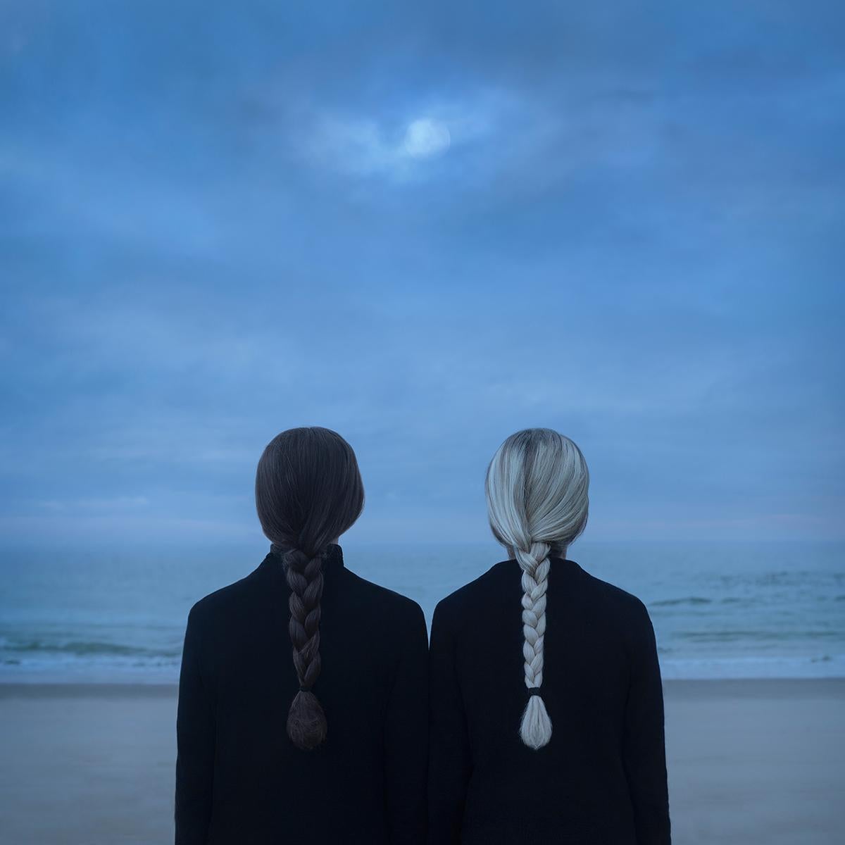 Gabriel Isak Color Photograph - Discovery at night - color photography