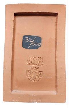 Visage d'homme, 1966 par Pablo Picasso, plaque en argile de faïence rouge, céramique