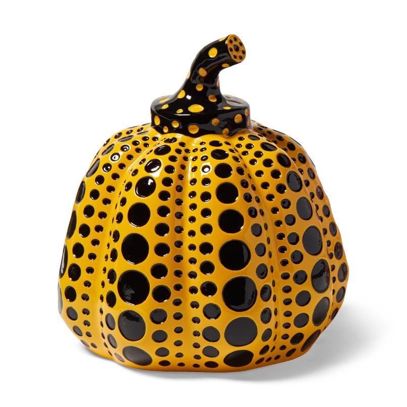 Yayoi Kusama (après)
Citrouille de Kusama (jaune et noir), ca. 2015
Résine coulée peinte
Edition ouverte
4 × 3 2/5 in  10,2 × 8,6 cm
Publié par Benesse Holdings, Inc, Naoshima, Japon