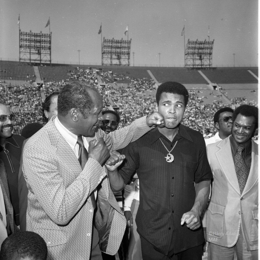 Icons, people - Tom Bradley & Muhammad Ali Play Boxing, Los Angeles Calif. 1973