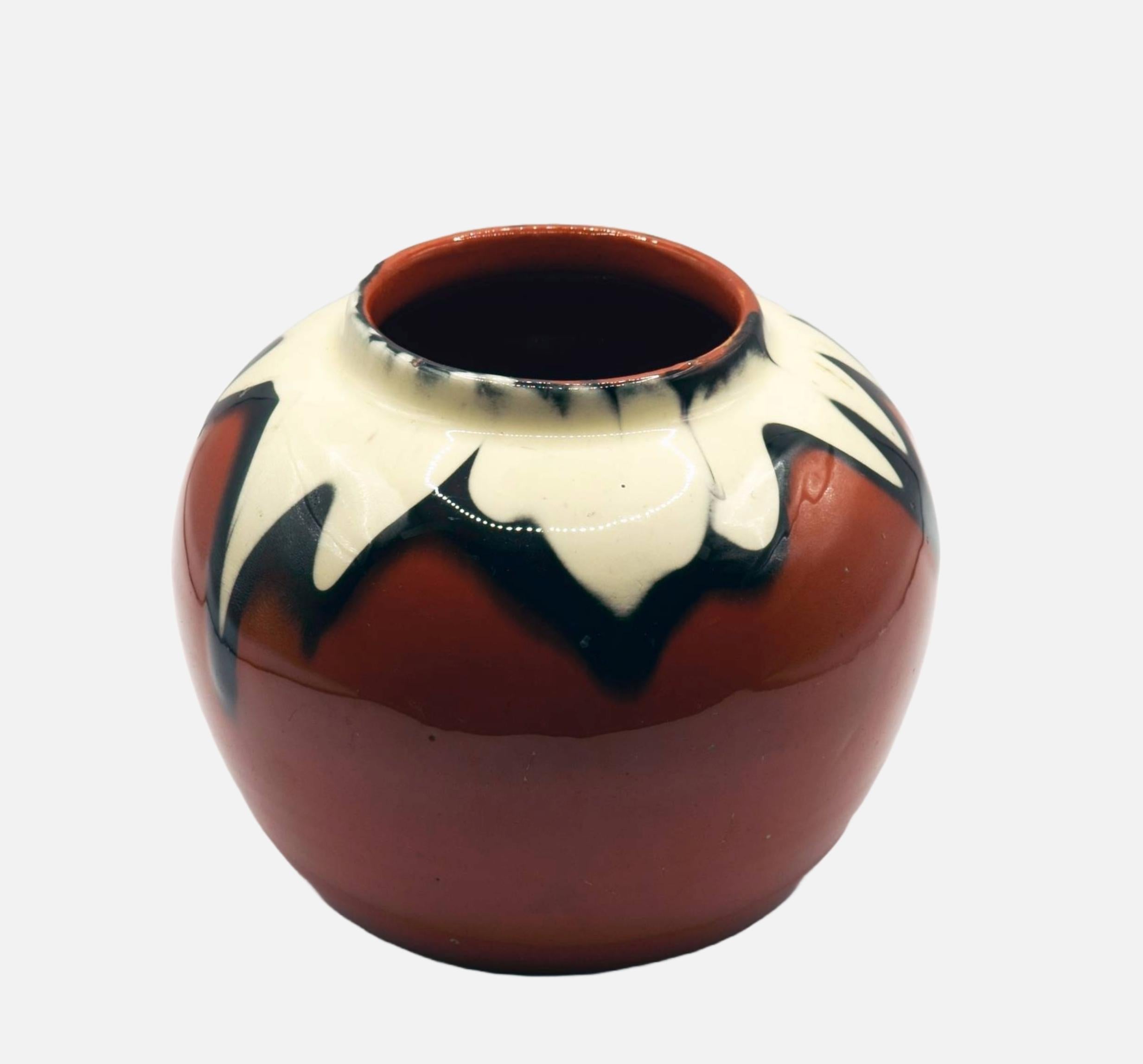 Kunsttöpferei Kandern, Thrown vase with double gradient glaze / - Flowering vase