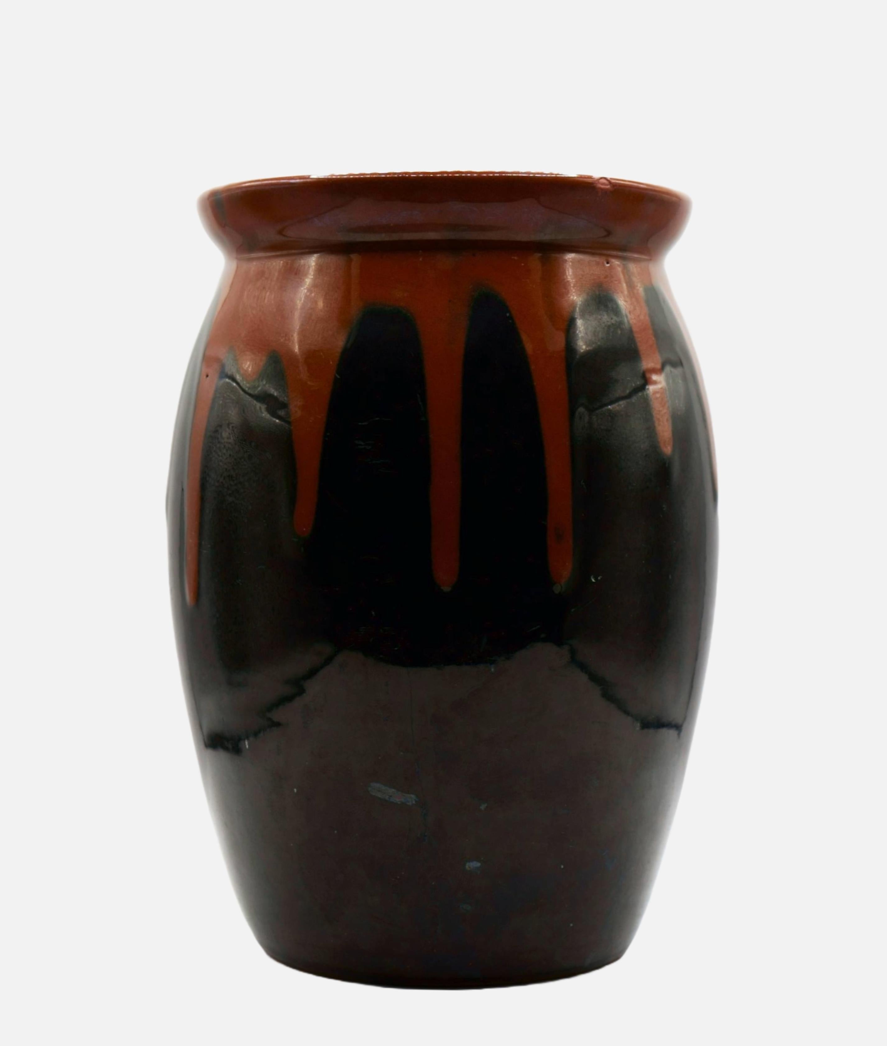 Kunsttöpferei Kandern (1897-1927), Bulbous vase with clay-colored gradient glaze on a black-blue ground, between 1914 and 1927. Terracotta, marked 'KTK' on the underside and identified as model number '780', 19 cm (height) x 12.5 cm (diameter),