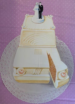 Fiat Wedding Cake Car : Ironie et provocation dans le Pop Art de Marco Silombria.