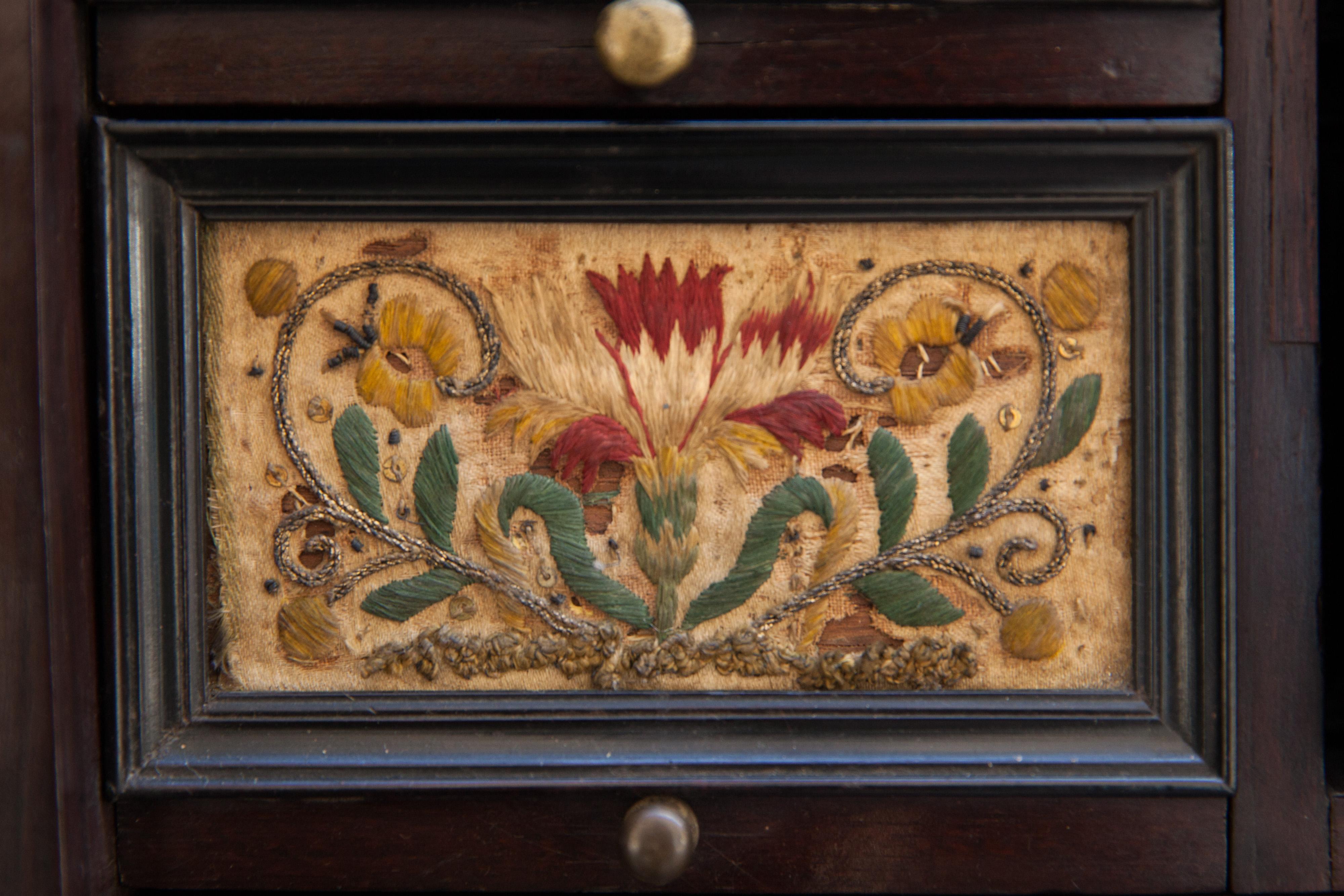 Very rare Collector's Cabinet, Antwerp, 17th century. Embroidered panels For Sale 2
