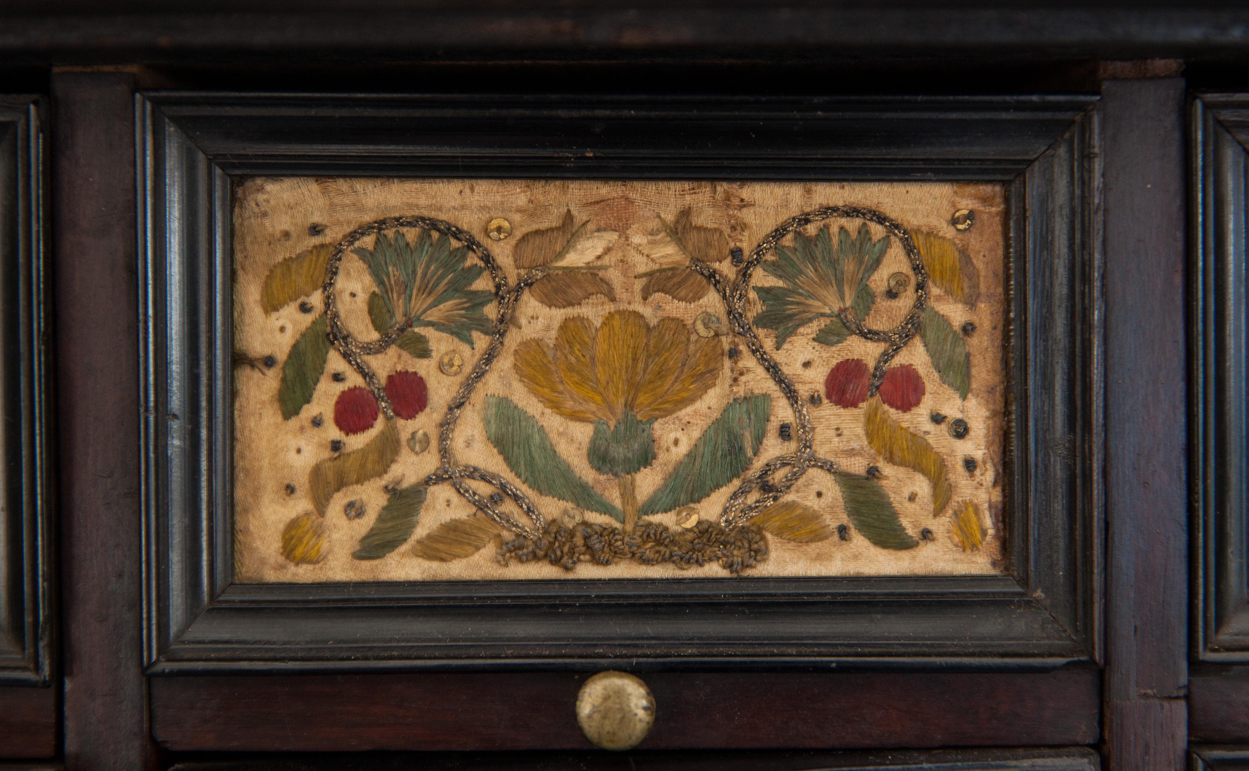 Very rare Collector's Cabinet, Antwerp, 17th century. Embroidered panels For Sale 1