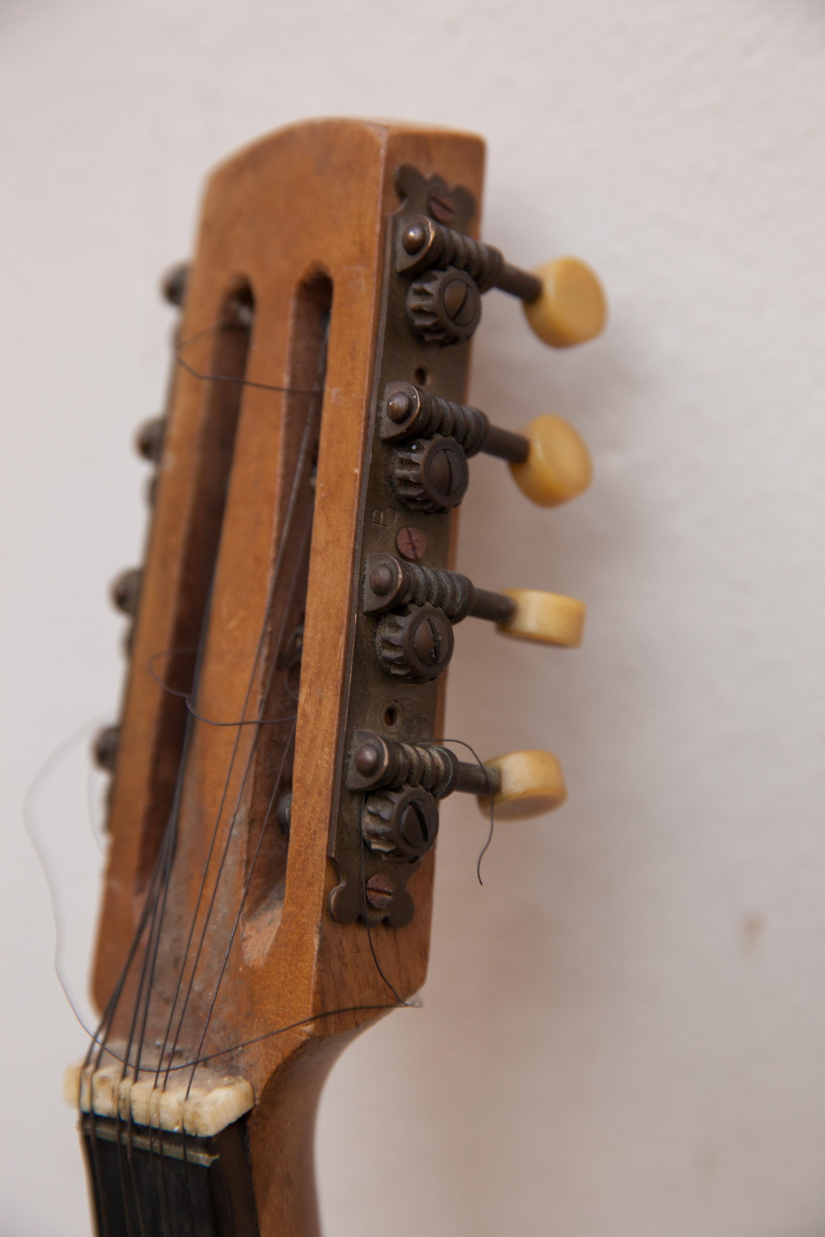 Ein Banjo. Art Deco Era Musikinstrument mit Holzintarsien. Achille Jacomoni. im Angebot 7