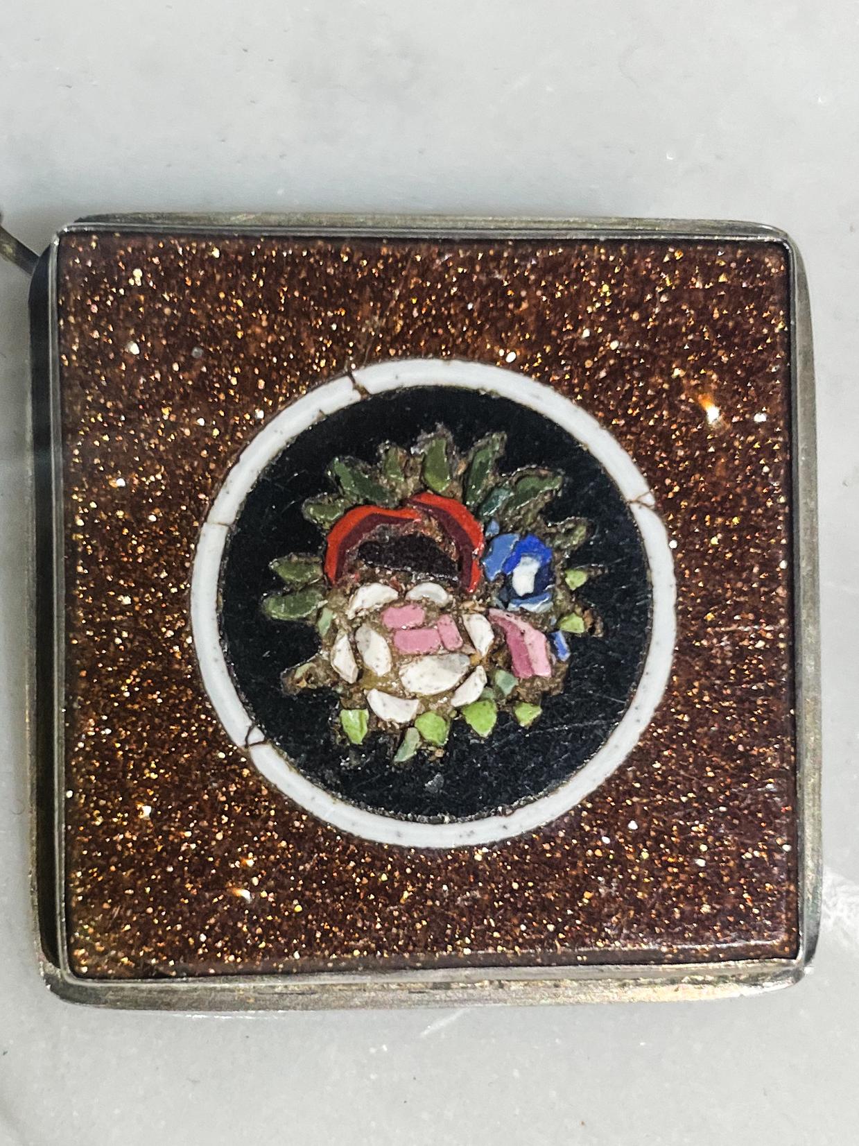 Micromosaic Brooch With Flowers On Aventurine. 19th Century.  - Naturalistic Art by Unknown