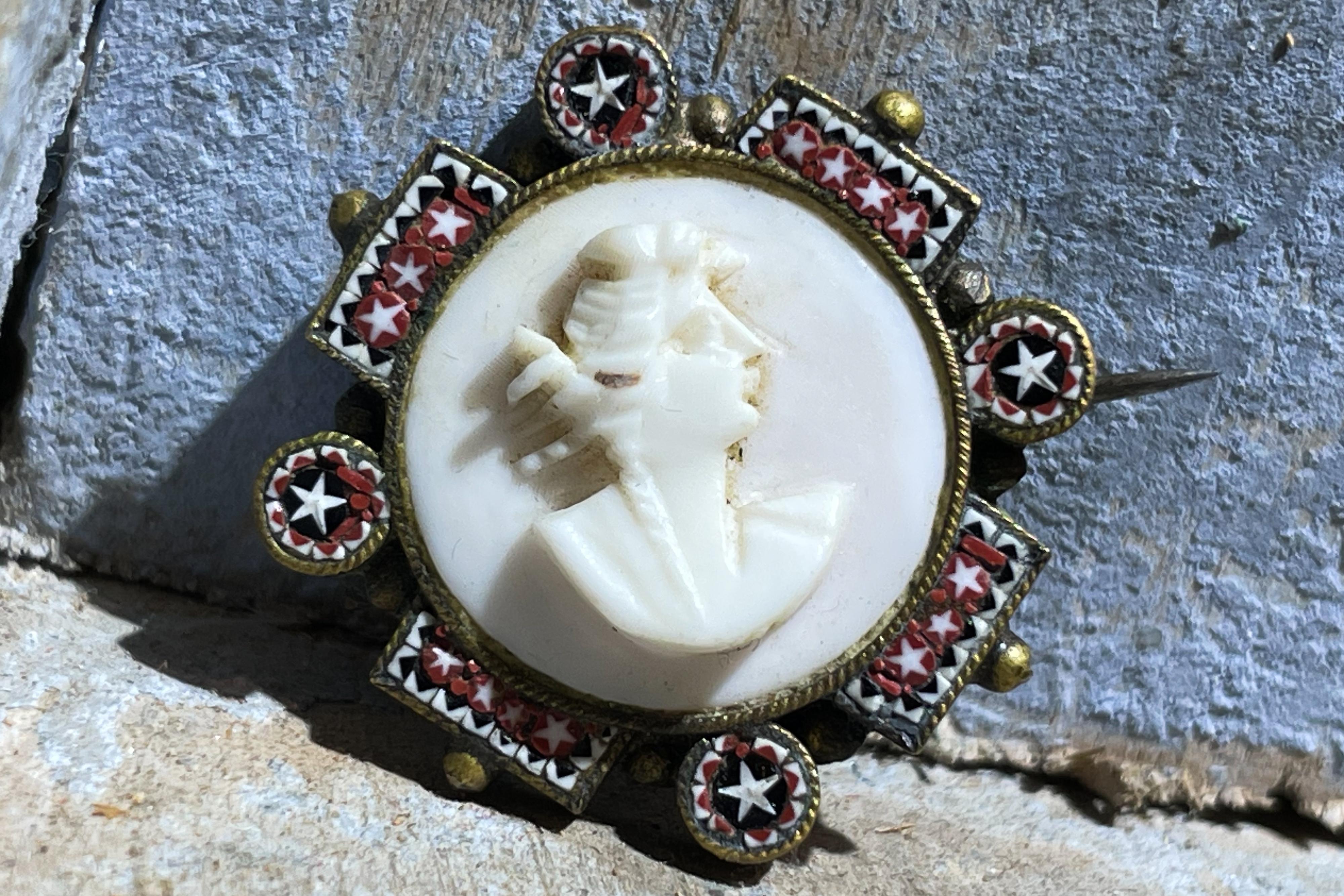 Micromosaic and Pink Shell Cameo Brooch.Early 20th century. Signed F.A.P. Florence - Art Nouveau Art by Unknown