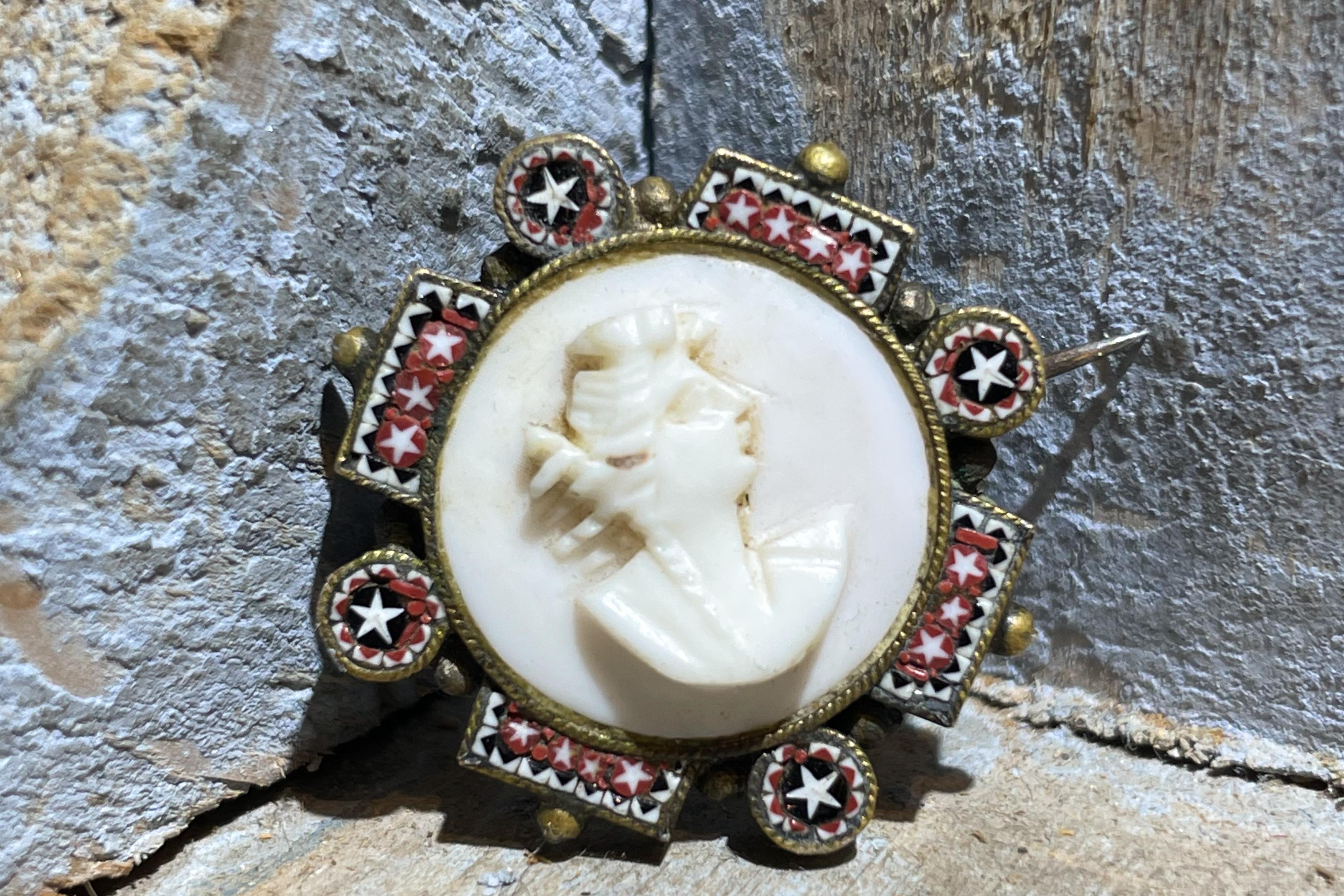 Micromosaic and Pink Shell Cameo Brooch.Early 20th century. Signed F.A.P. Florence For Sale 1