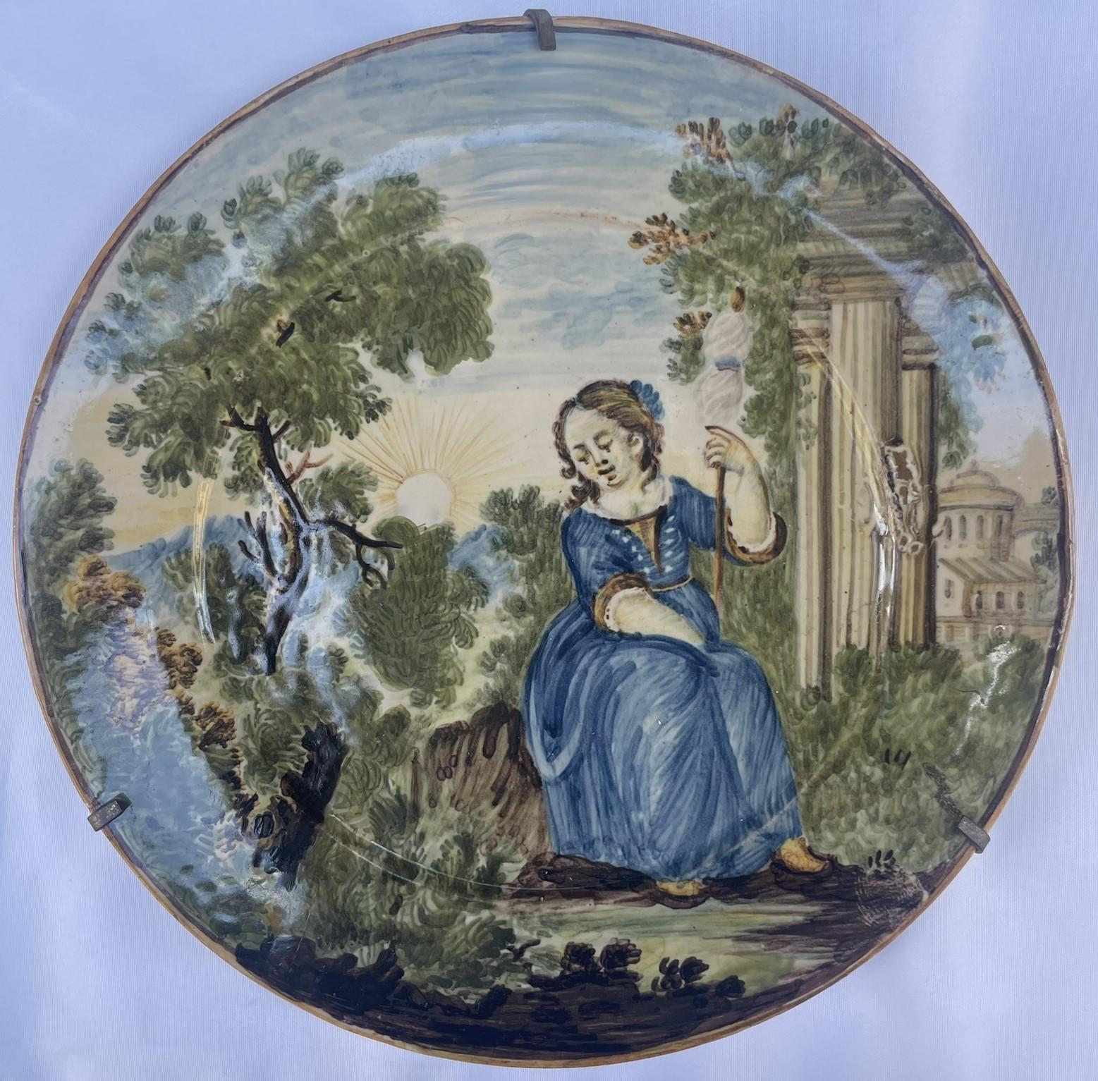 Maiolica Plate by Castelli. Young woman with spindle with classical ruins. (Italienische Schule), Art, von Nicola Cappelletti