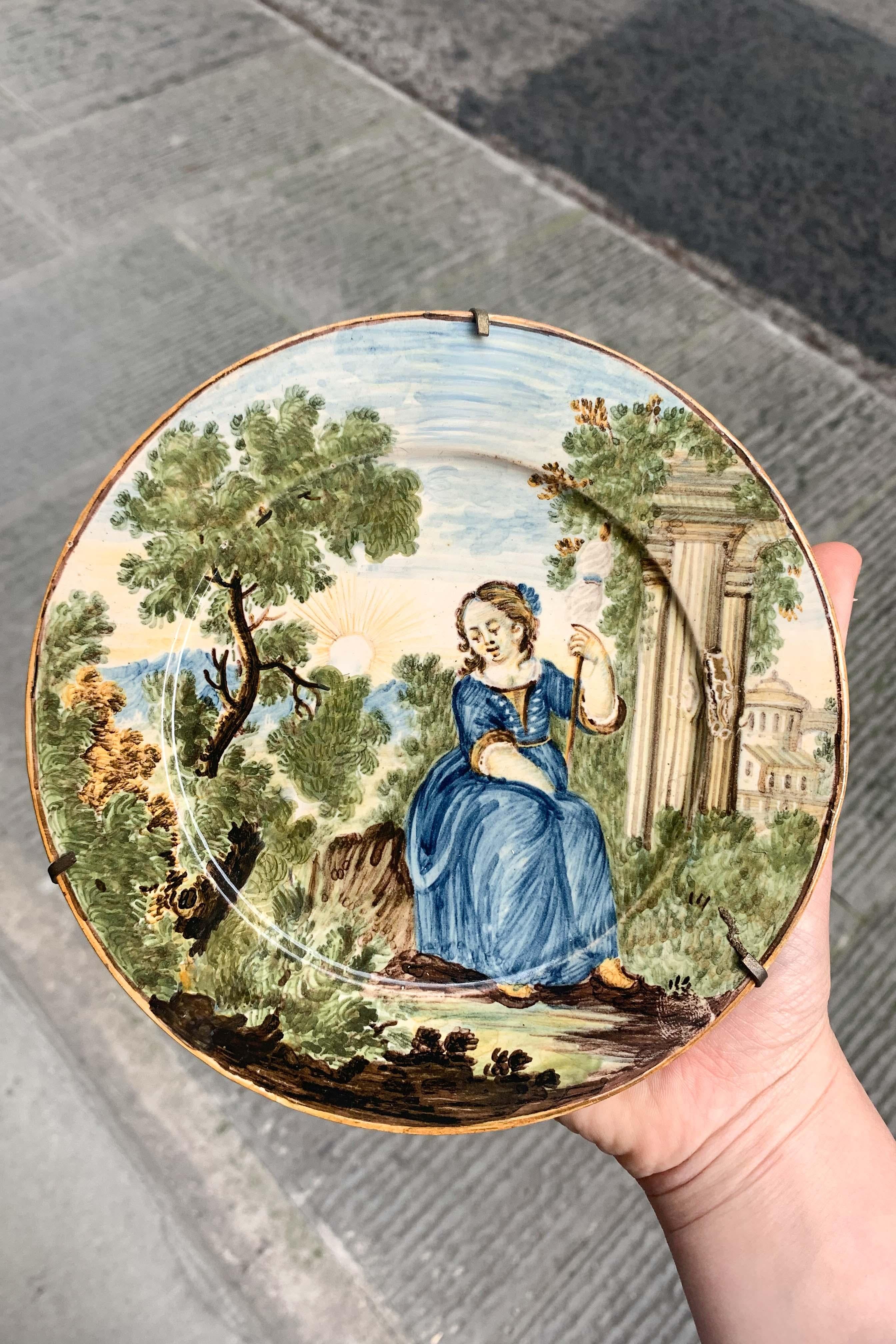 Maiolica Plate by Castelli. Young woman with spindle with classical ruins. im Angebot 2