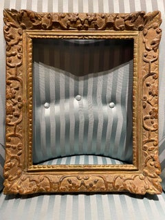 Louis XV-Rahmen mit Blumen und Voluten, geschnitztes und vergoldetes Holz, Frankreich, 18