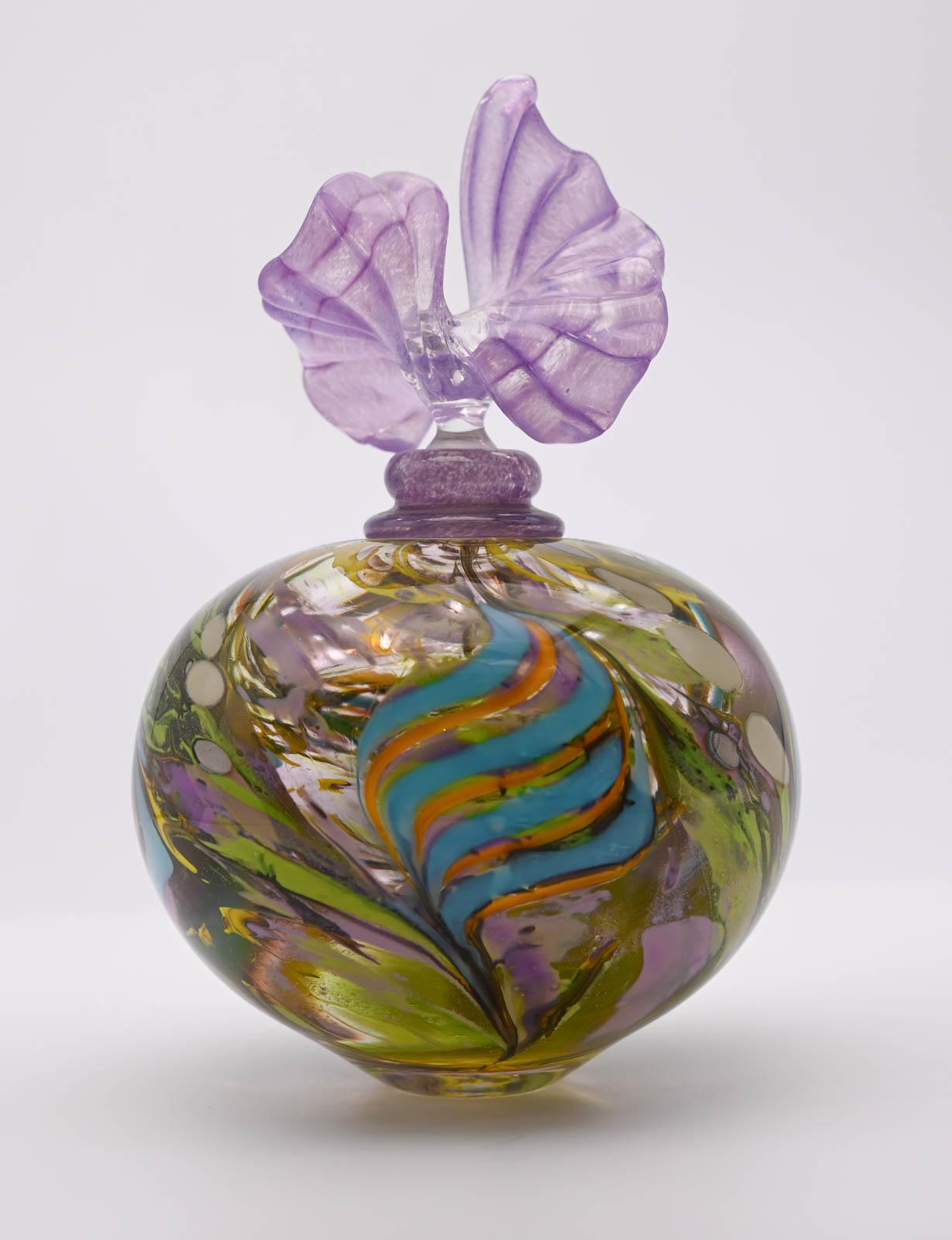 Jorge MATEUS
French master glassmaker

Flacon déco mauve et vert, 2021

Art Glassware - Unique piece
Size : 19 x 11,5 x 11,5 cm
Signed on the base.
In perfect condition.

Sold with invoice and certificate of authenticity.
Fast and careful shipping