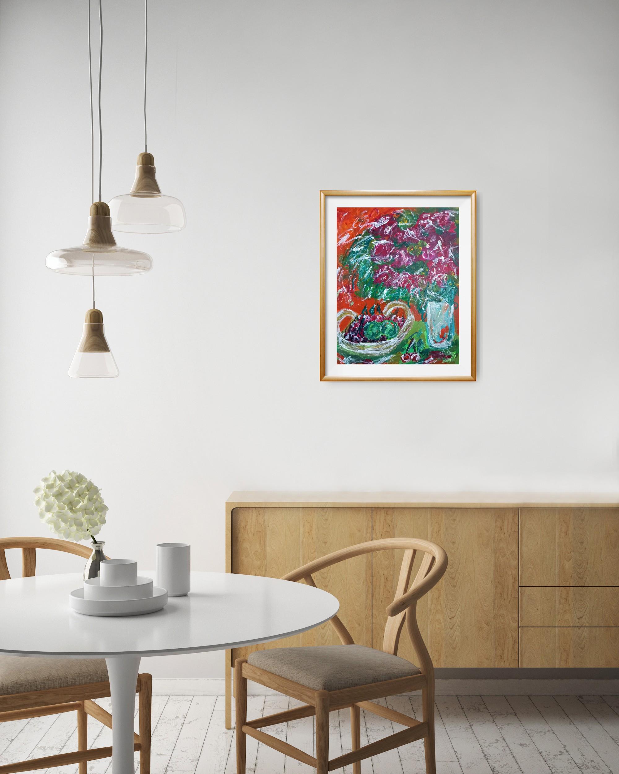 Pittura acrilica contemporanea di frutta su carta, con una natura morta espressiva e vivace - Figurative Painting Grigio di Natalya Mougenot 