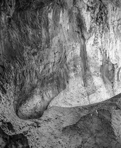 Terre VII - Photographie en noir et blanc, grotte, rochers, paysage naturel, géologie