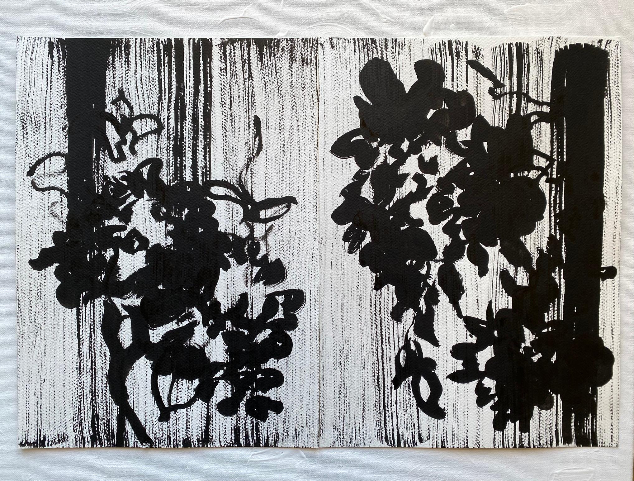Original Diptychon Tinte auf Papieren-Dahlias in Hölzern-British Awarded Artist-Nostalgia (Schwarz), Abstract Painting, von Shizico Yi