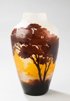 Vaso con paesaggio lacustre