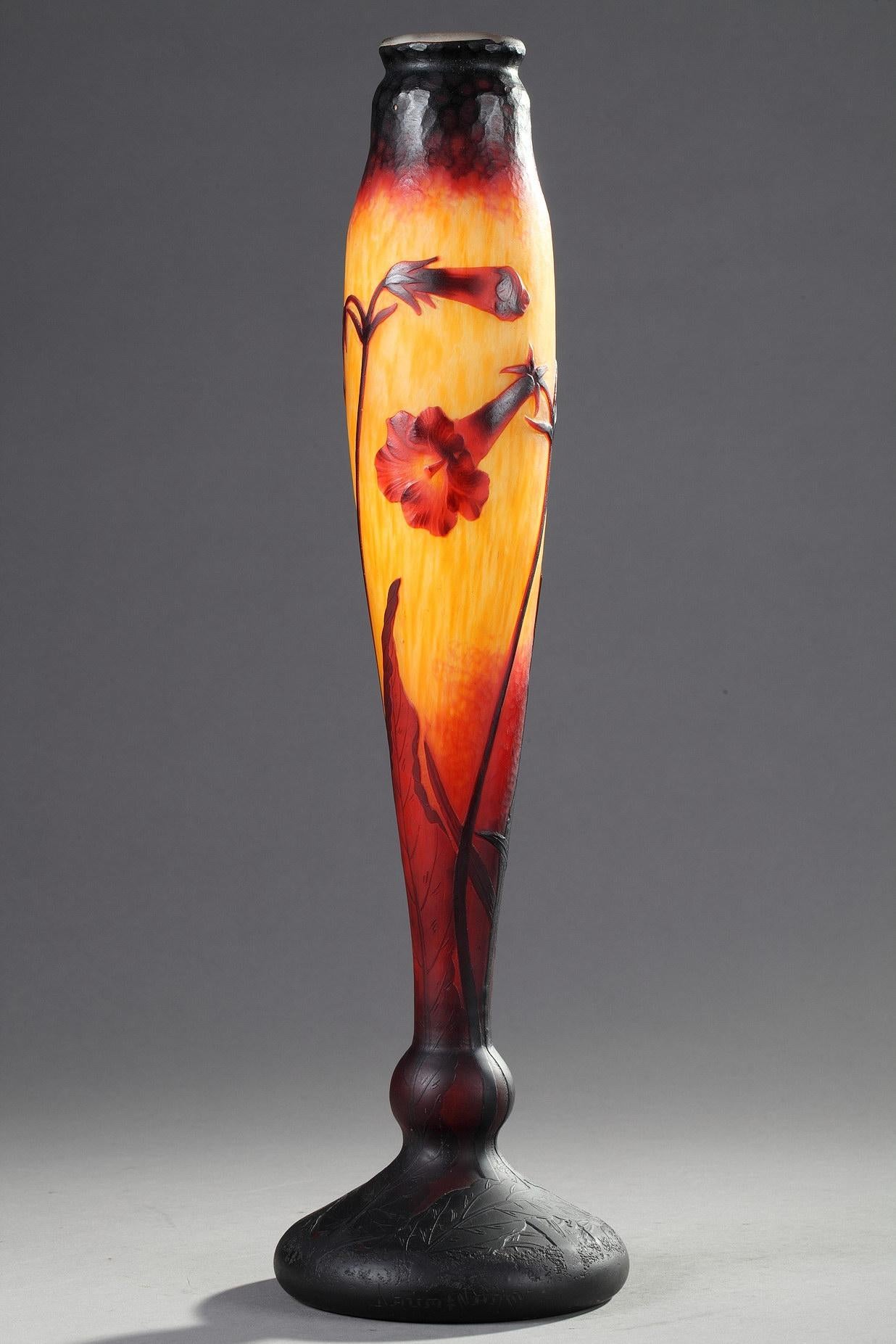 Jarrón con flores de tabaco - Art de Daum