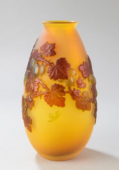 Soufflé Vase with Gooseberries