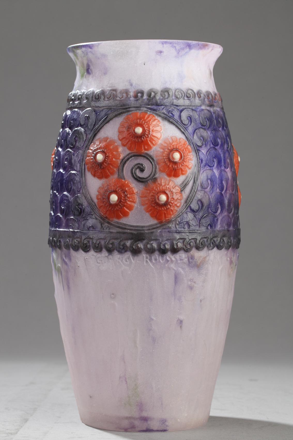 Vaso con medaglioni fioriti