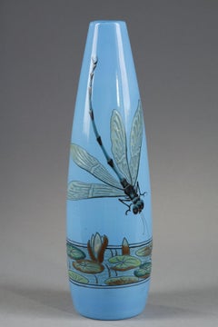 Vase mit Zwerglibelle