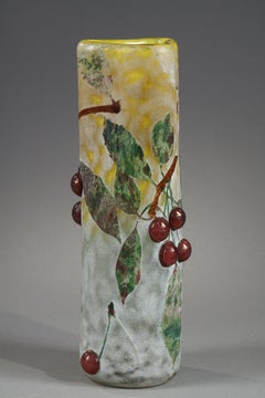 Vase avec cerises
