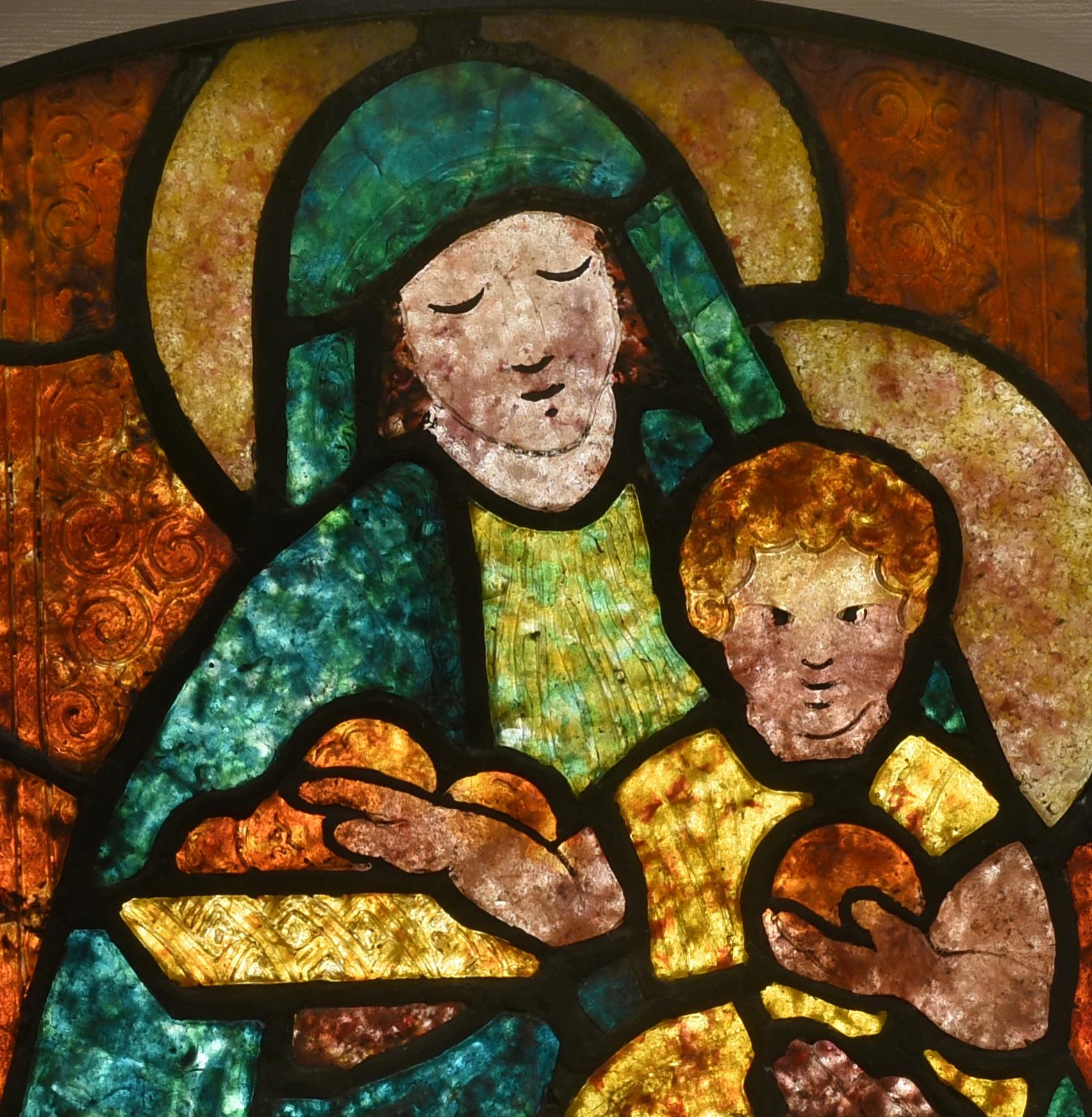 « Ave Maria – Gratia Plena »
 Hail Mary full of grace
by François-Emile Decorchemont (1880-1971) 

A large and exceptional stained-glass window.
Masterpiece by François Décorchemont.
Stained glass colored in the mass and worked in relief.
Blackened