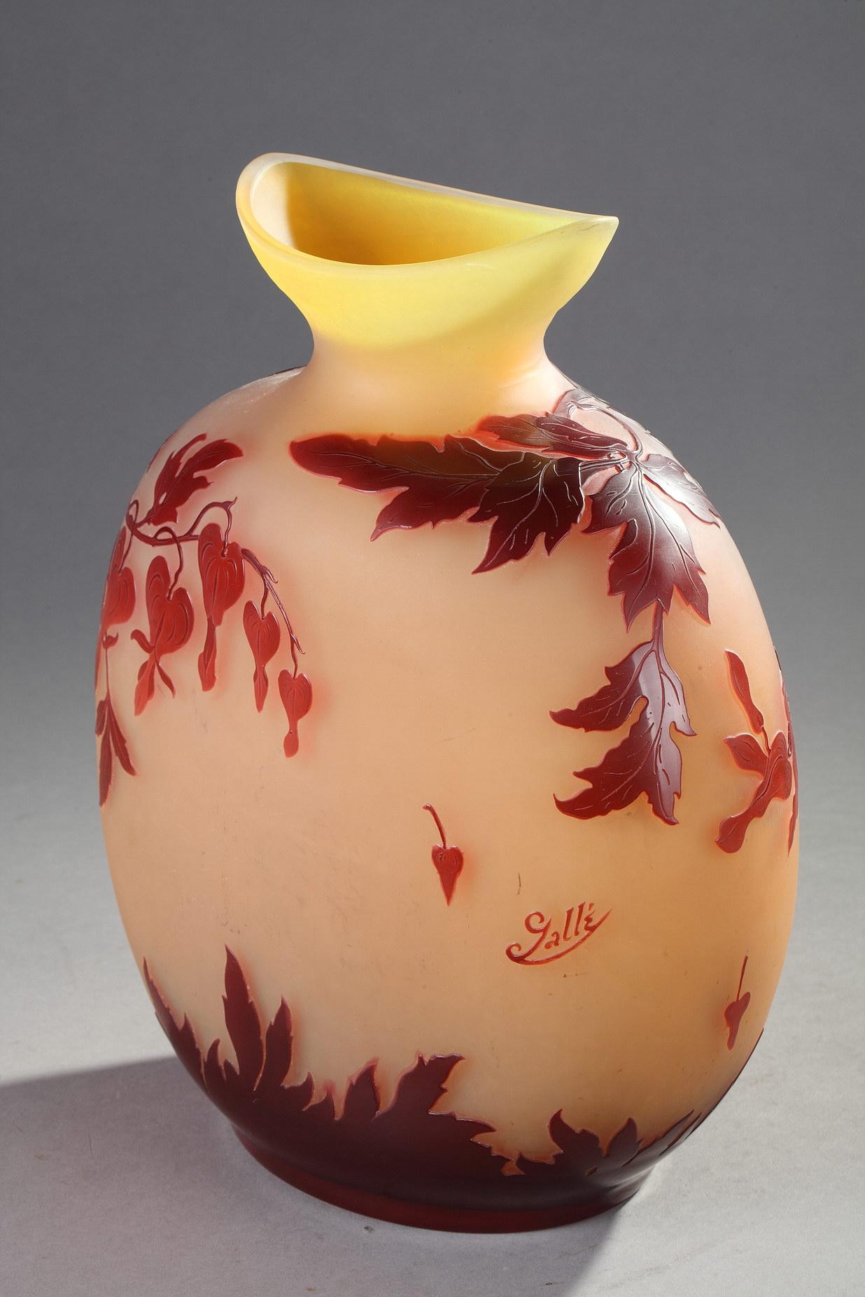 Vaso con cuori sanguinanti in vendita 1