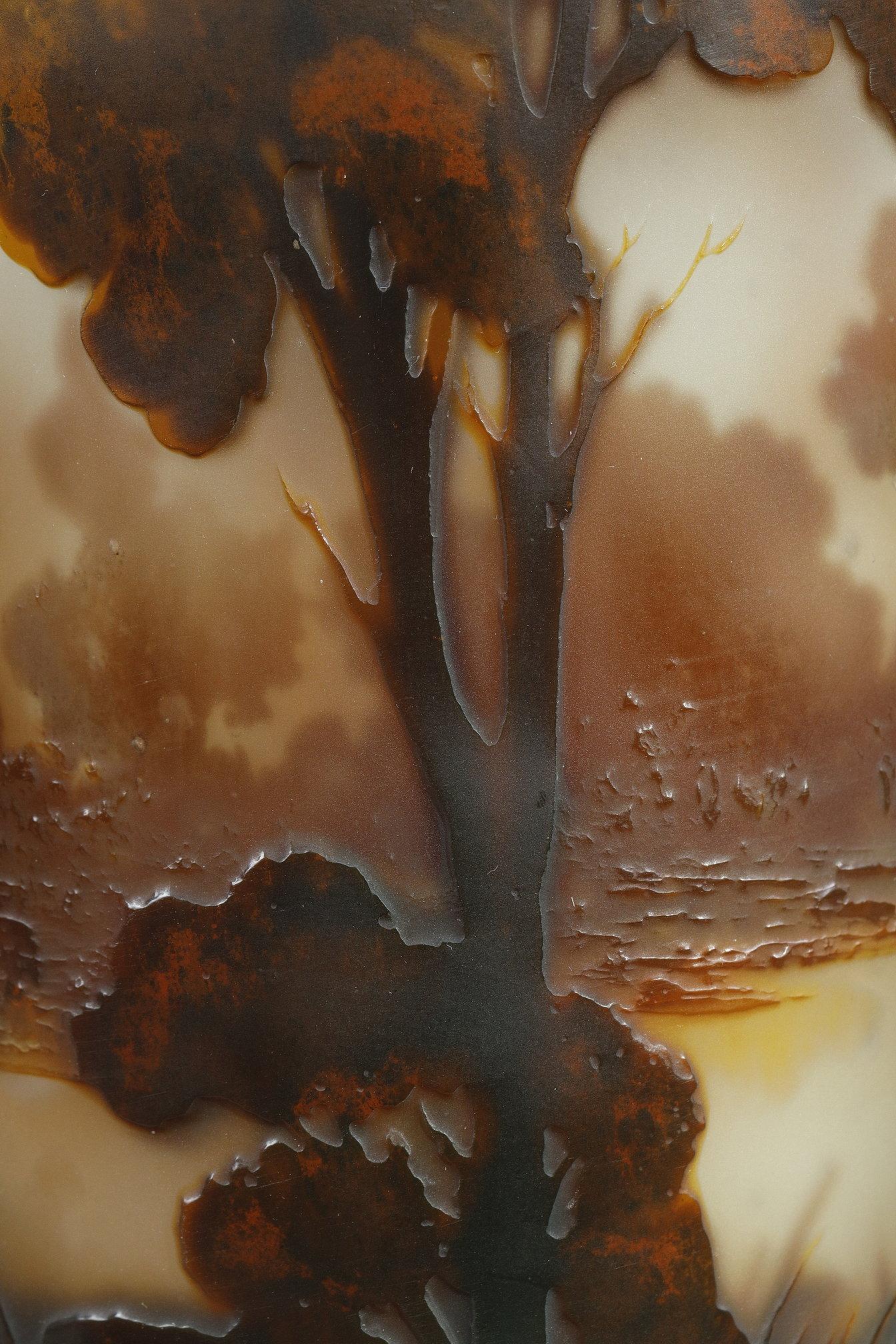 Vaso con paesaggio lacustre in vendita 3