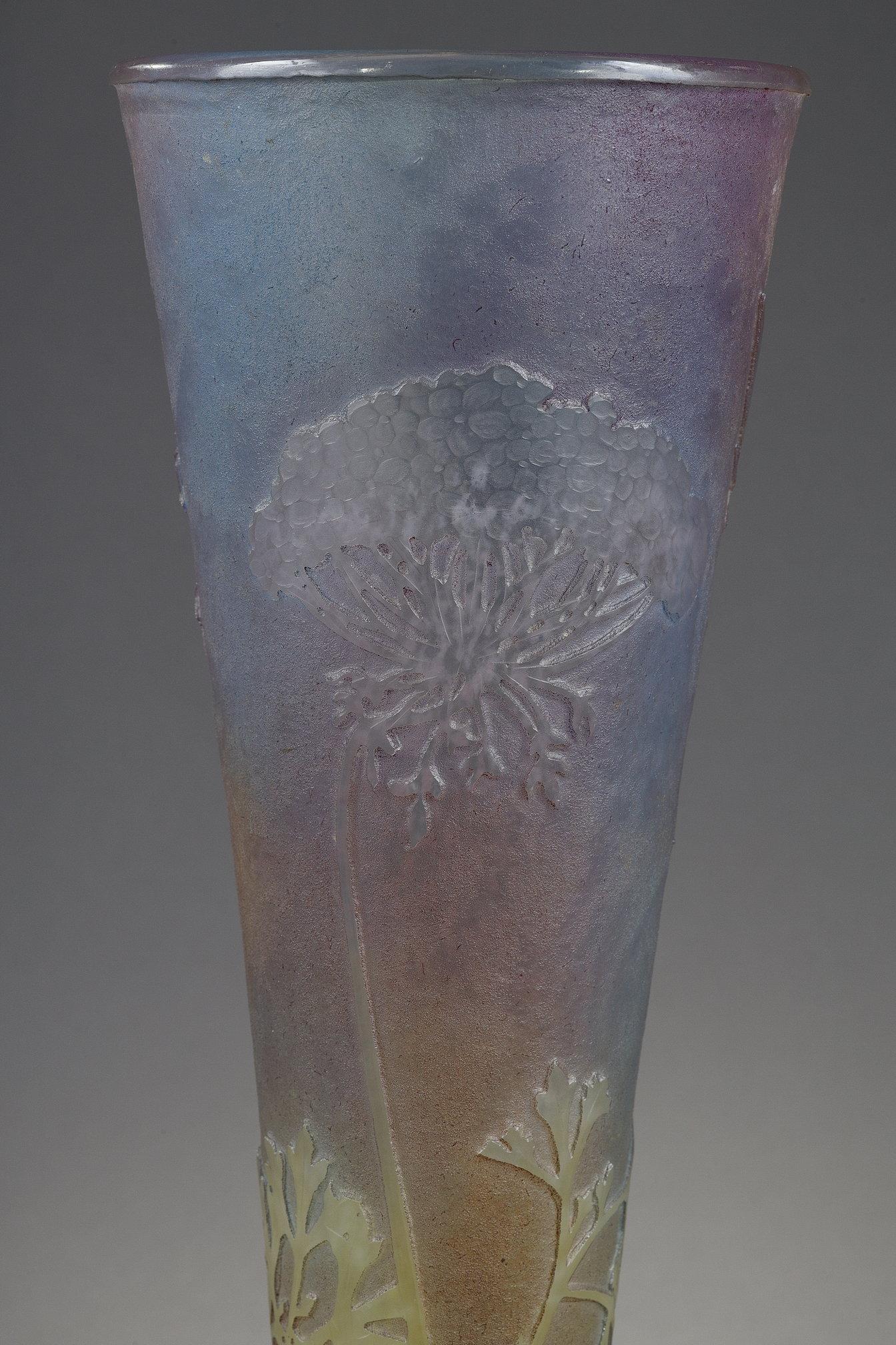Vase avec algues et insectes en vente 1