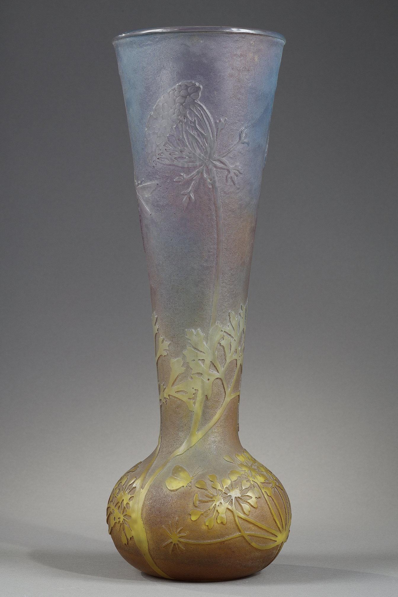 Vase avec algues et insectes en vente 6