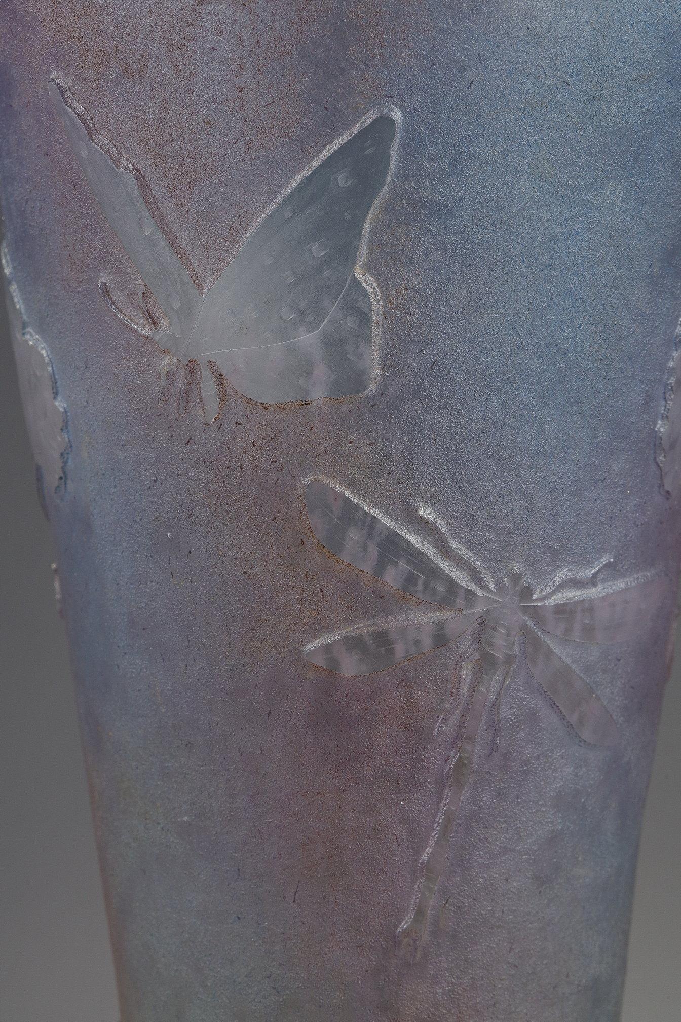 Vase avec algues et insectes en vente 5