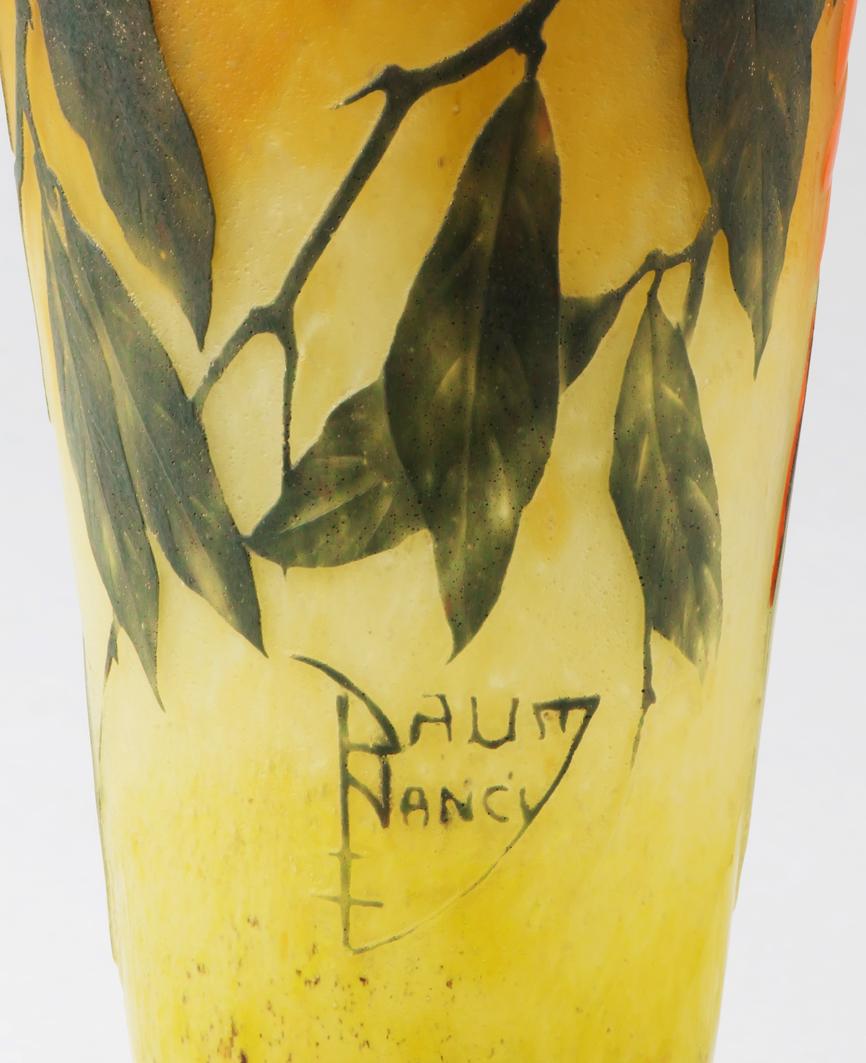 Vase avec baies de bois de chien - Art nouveau Art par Daum